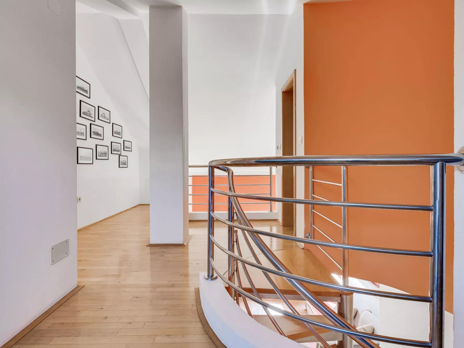 Yellow House-Drinnen