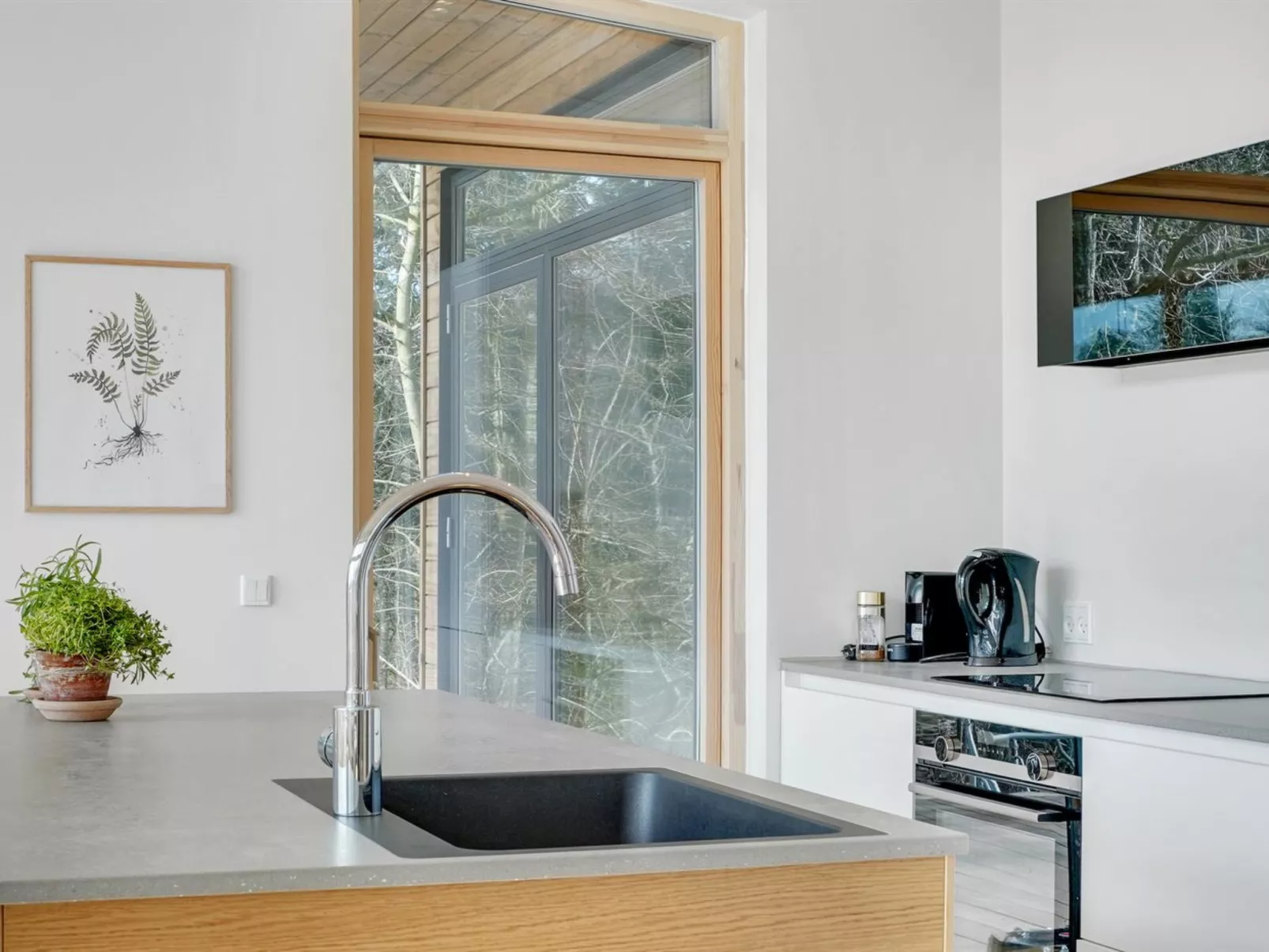 "Haubert" - 500m to the fjord-Dedans