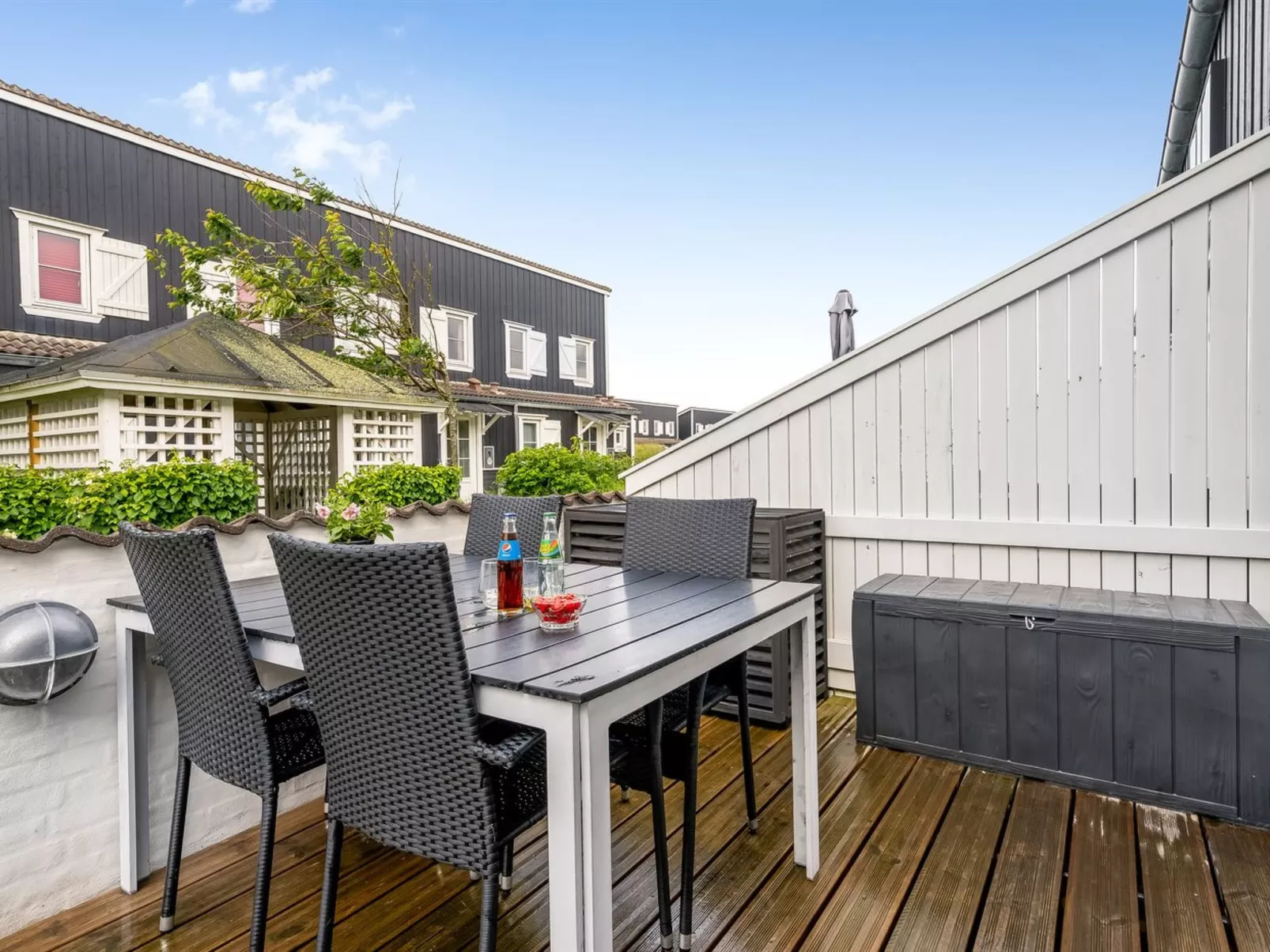 "Hermanda" - 100m to the fjord-Draußen