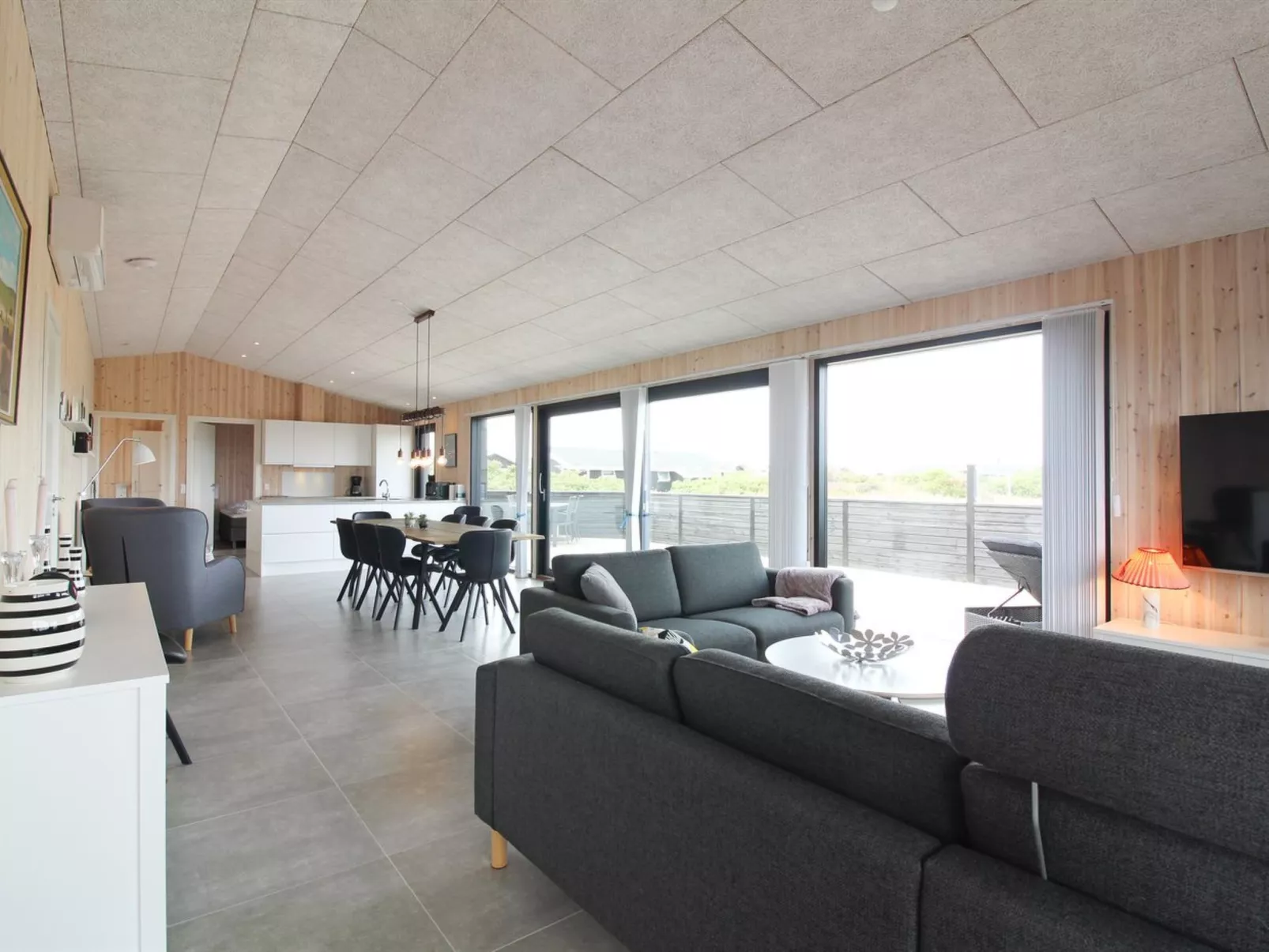 "Heilo" - 300m from the sea-Drinnen