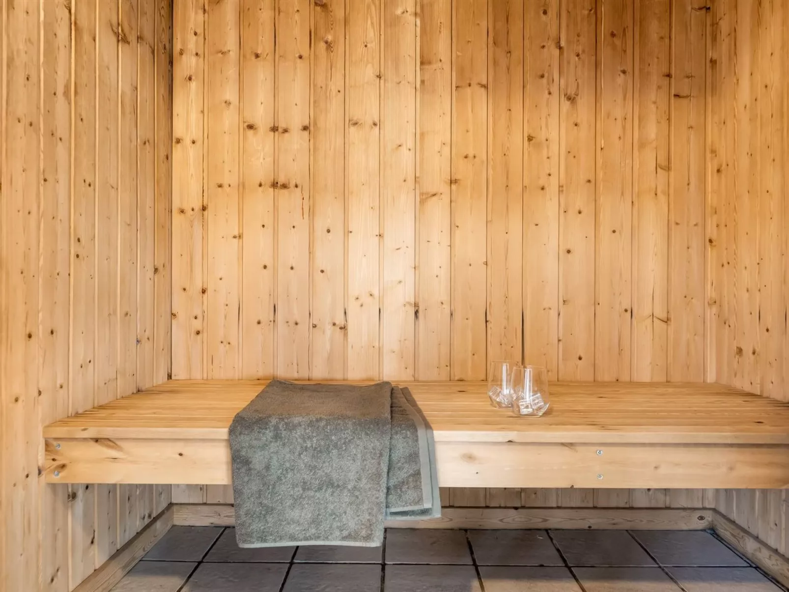 "Aponi" - 400m from the sea-Dedans