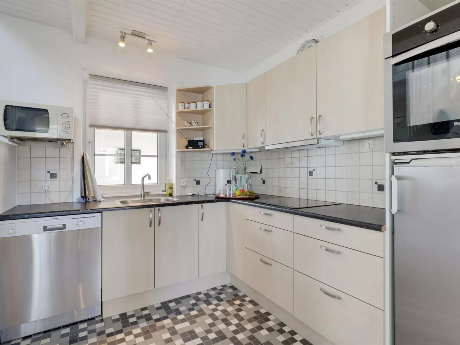 "Nilia" - 3.5km from the sea-Inside