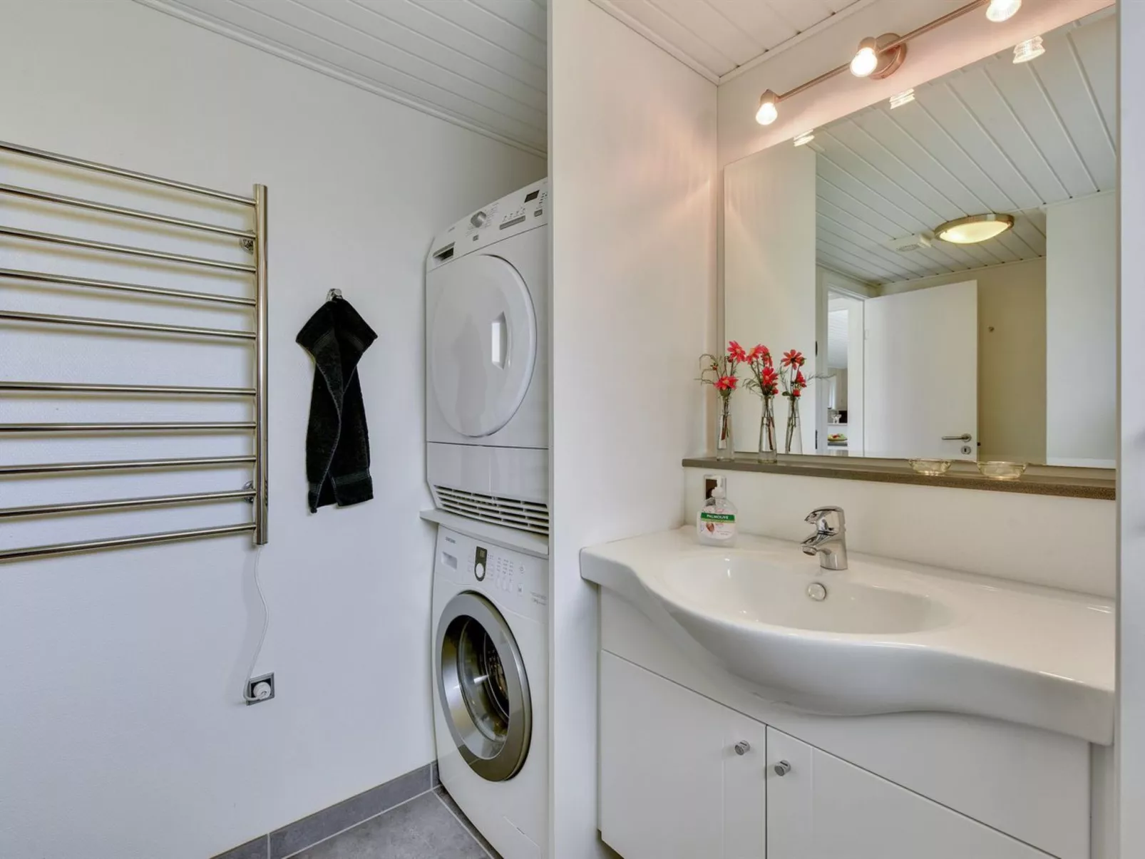 "Anabella" - 400m to the fjord-Dedans