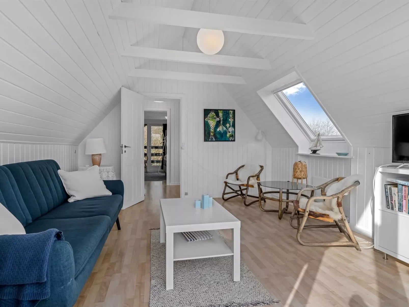 "Thyra" - 500m to the fjord-Inside