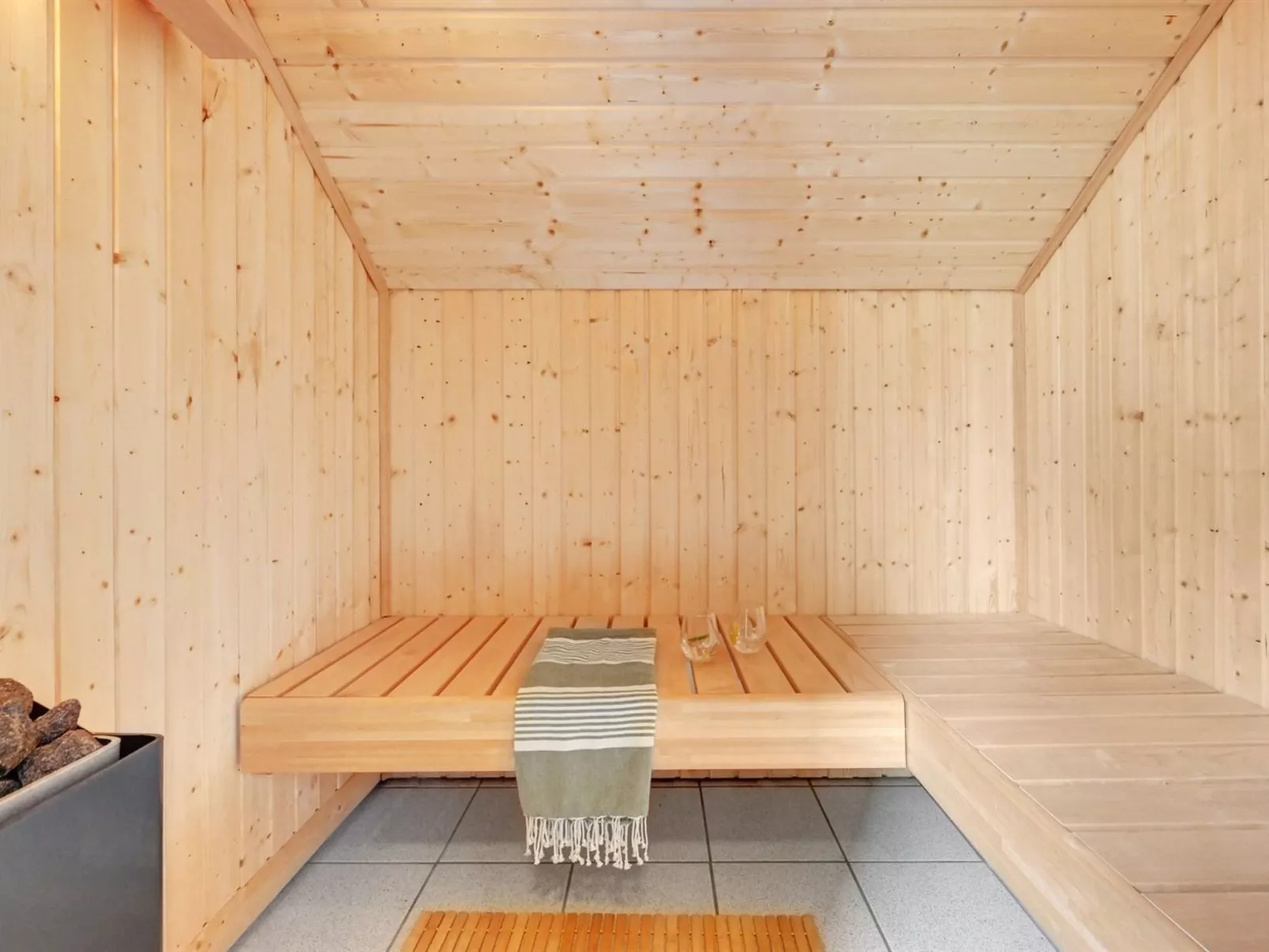 "Matthis" - 500m to the fjord-Outside