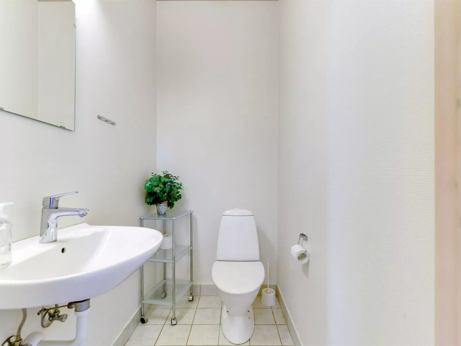 "Karina" - 150m to the fjord-Drinnen