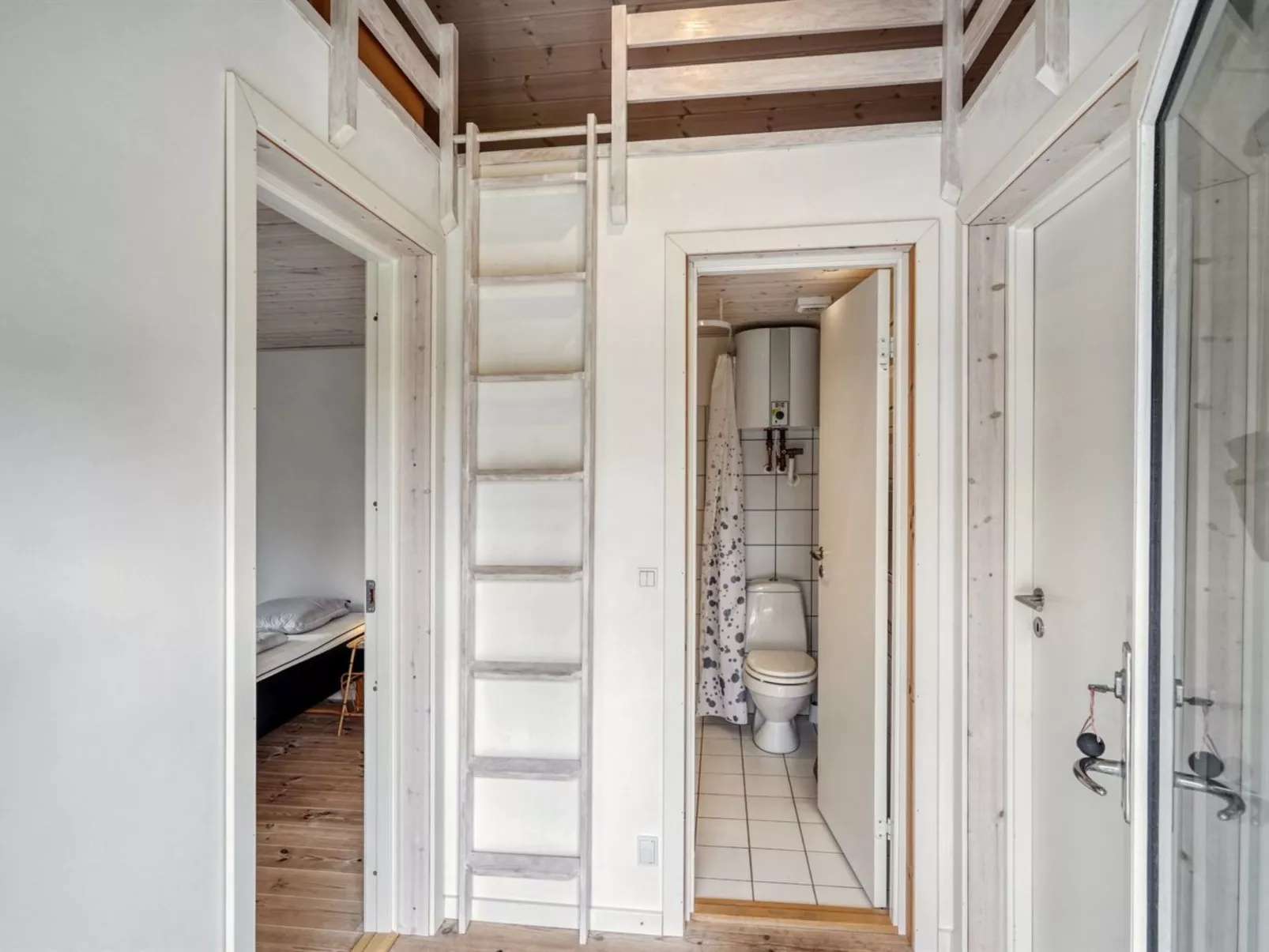 "Thorgisl" - 1.4km from the sea-Dedans