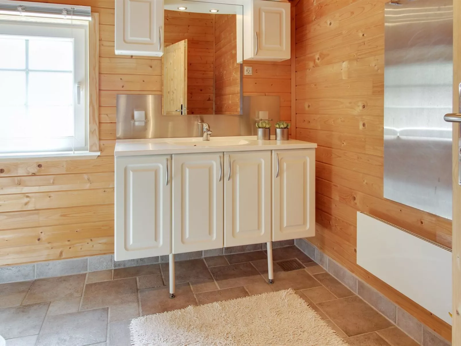 "Ulvi" - 300m to the fjord-Inside