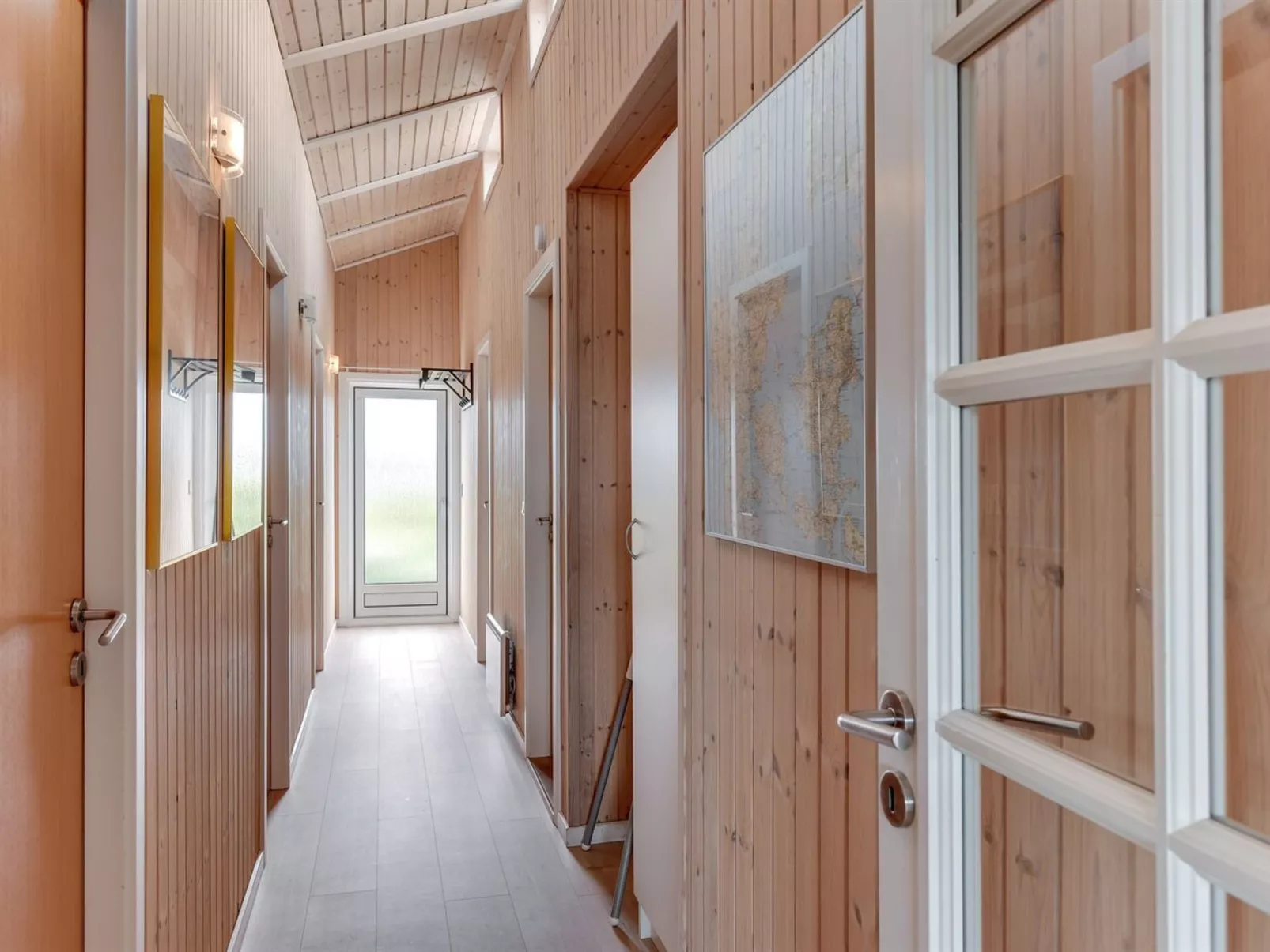 "Mogens" -  from the sea-Drinnen