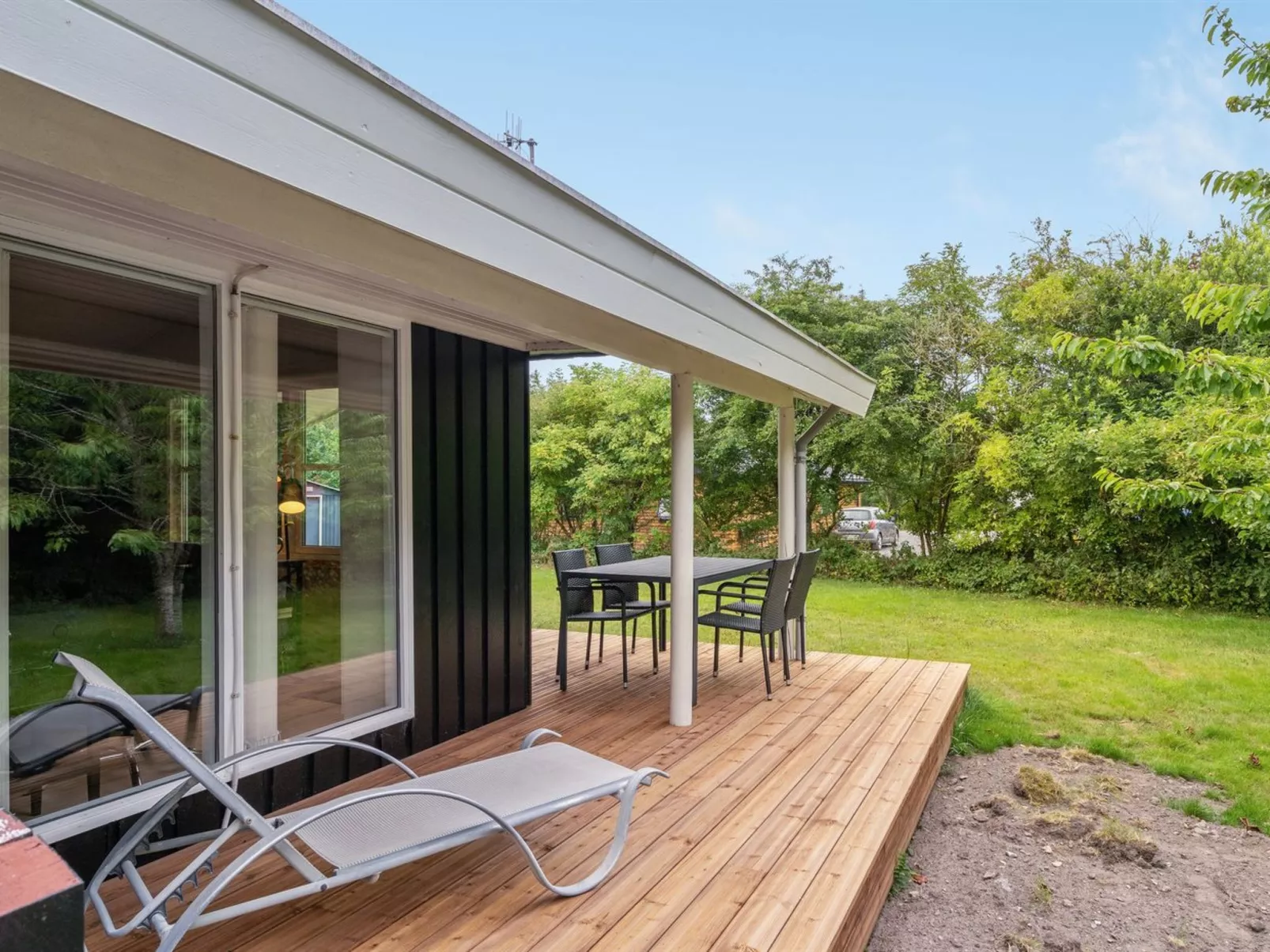 "Dali" - 400m to the fjord-Outside