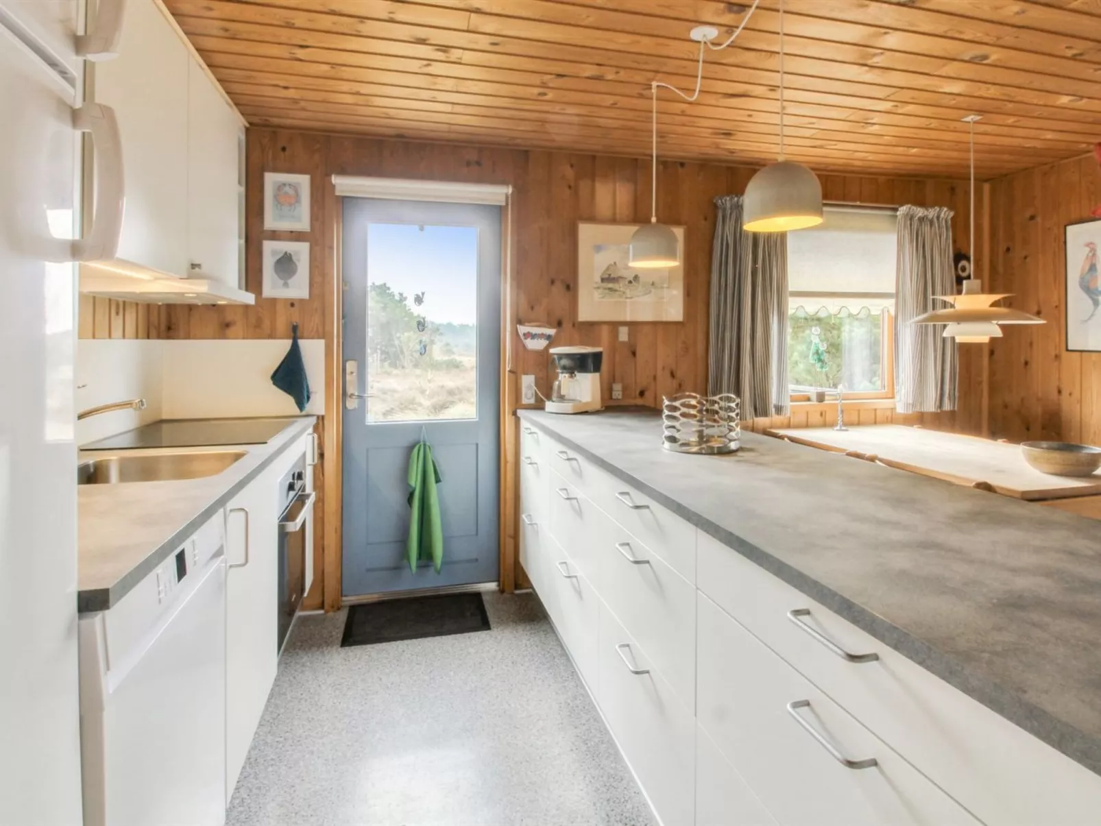 "Kathaline" - 3.4km from the sea-Inside