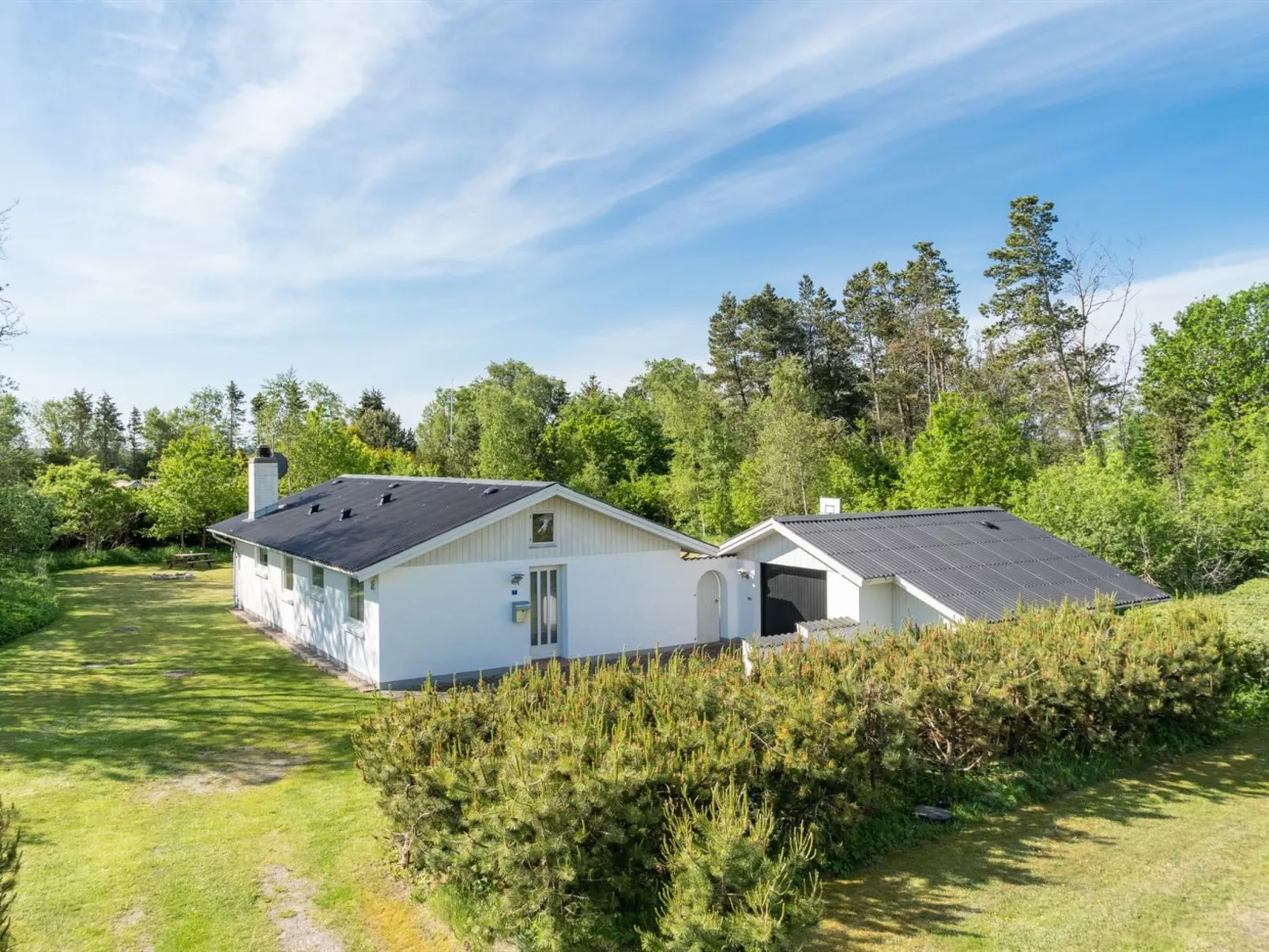 "Ehm" - 600m from the sea-Draußen