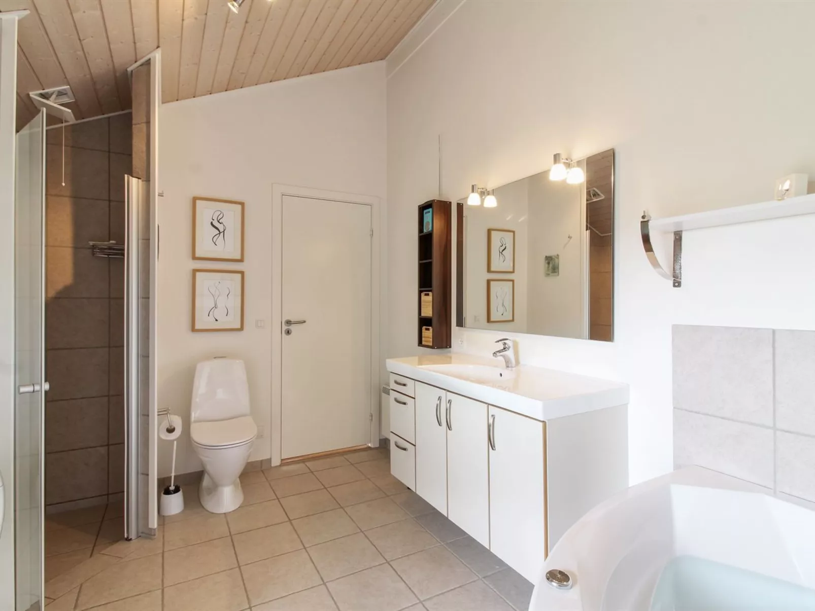 "Bengt" - 1km from the sea-Dedans