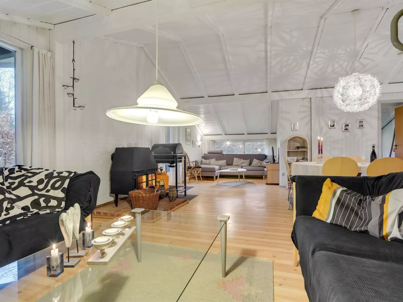 "Hardy" - 30km from the sea-Drinnen