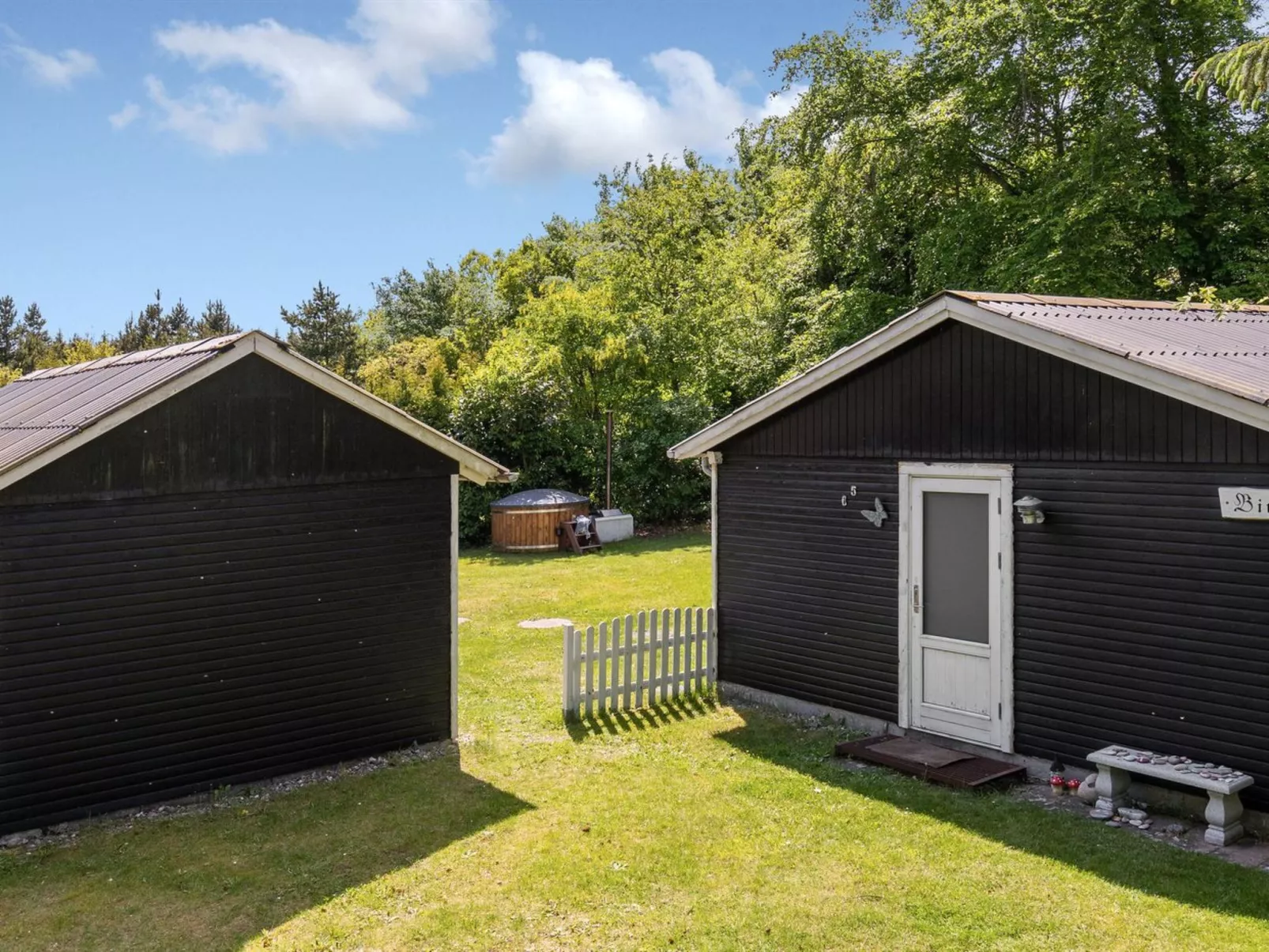 "Ulrike" - 600m to the fjord-Outside