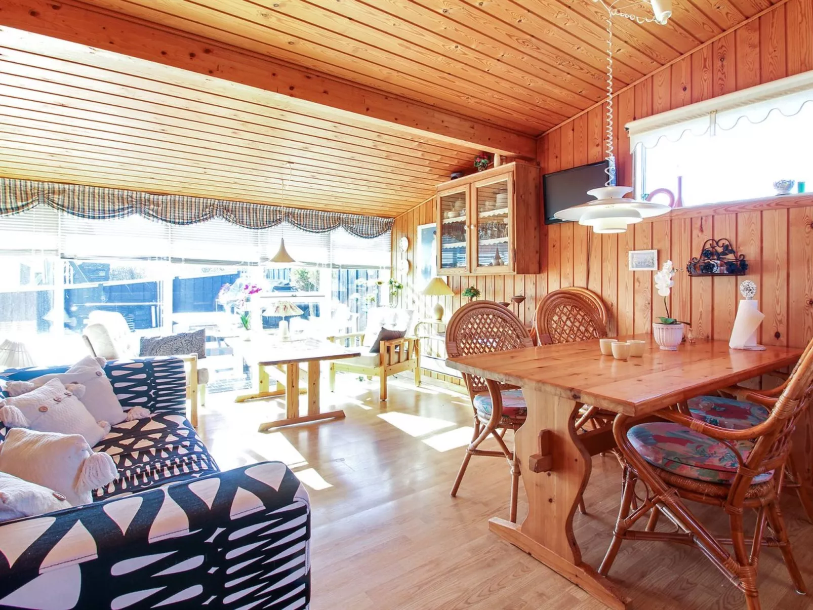 "Bjari" - 850m from the sea-Inside