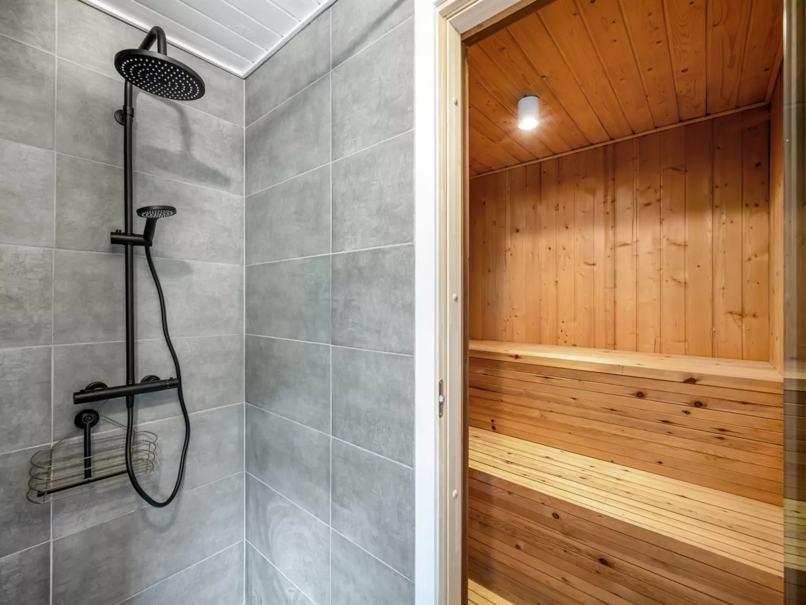 "Roswitha" - 1.5km from the sea-Inside