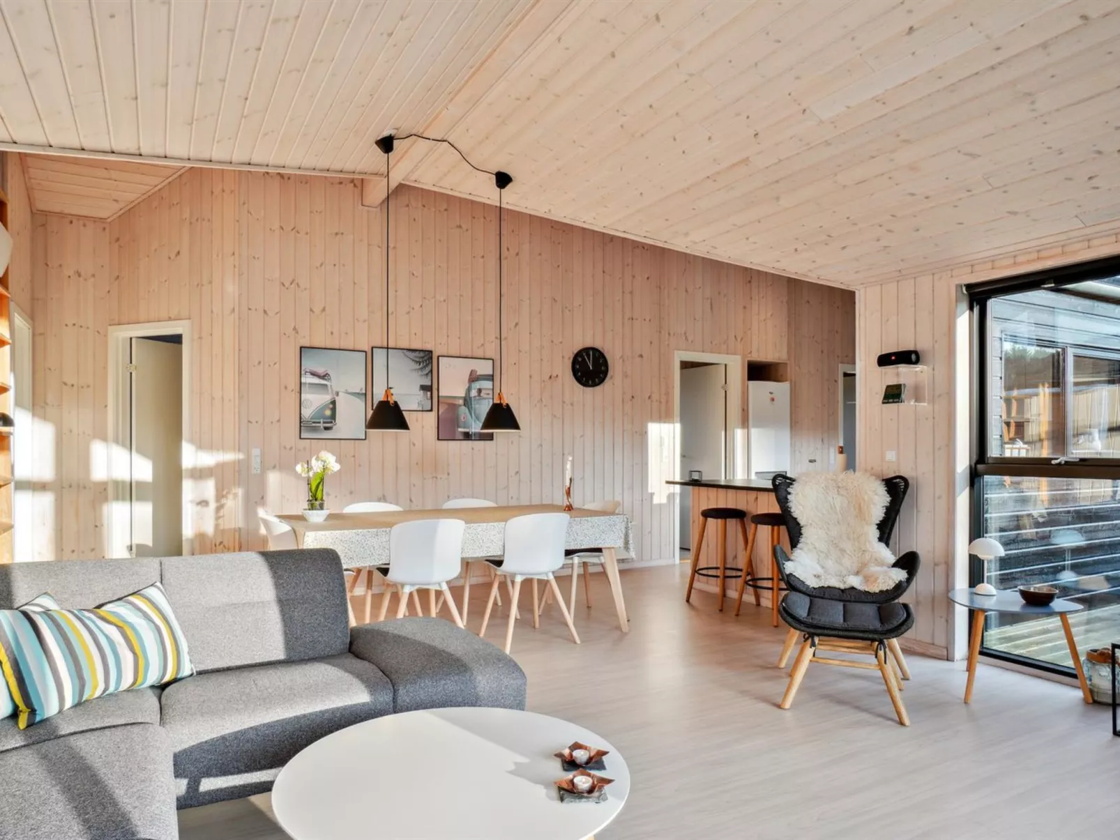 "Dyke" - 1.5km from the sea-Inside