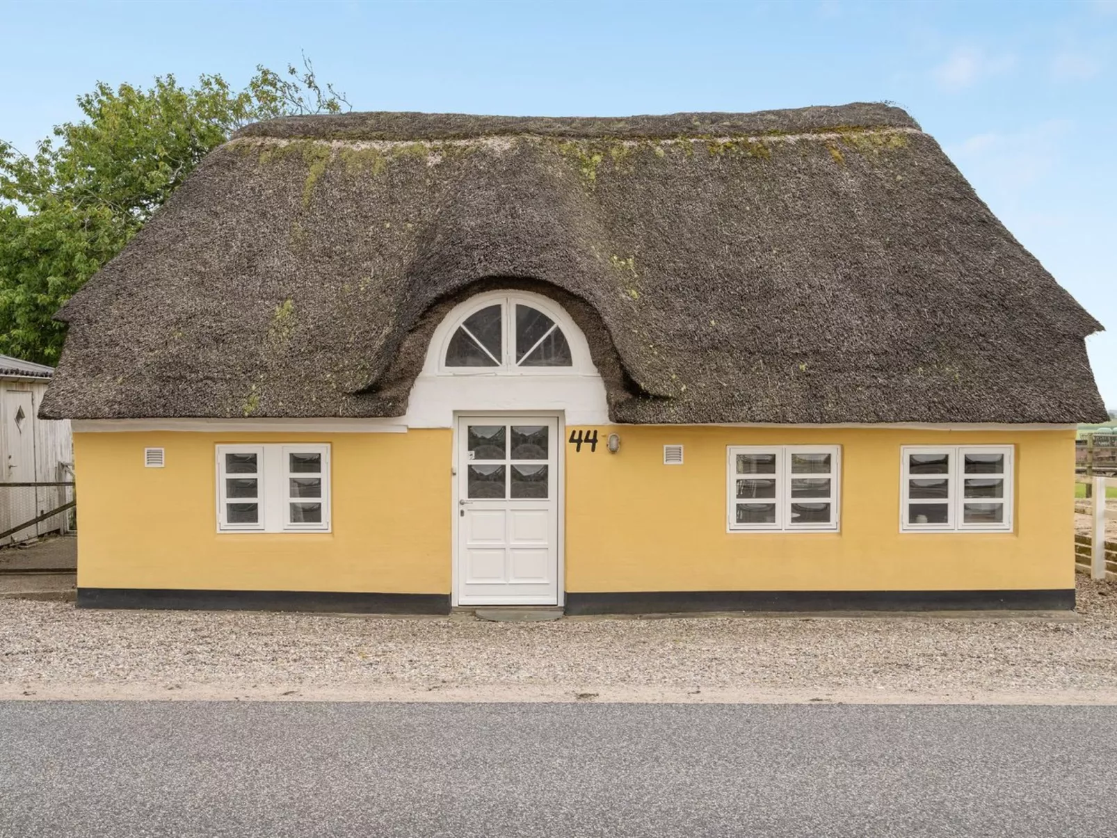 "Miko" - 19km from the sea-Outside