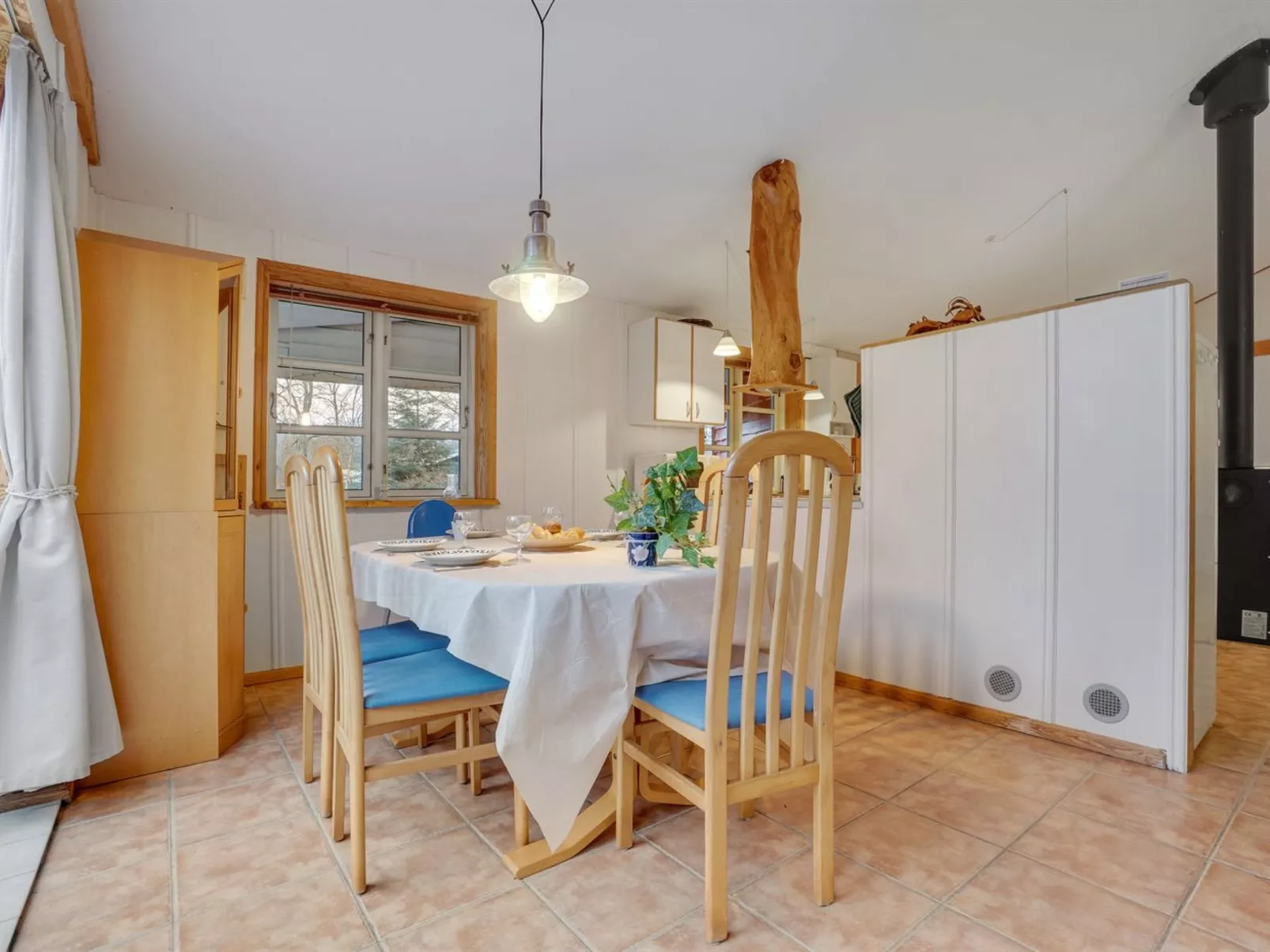 "Flugha" - 500m to the fjord-Dedans