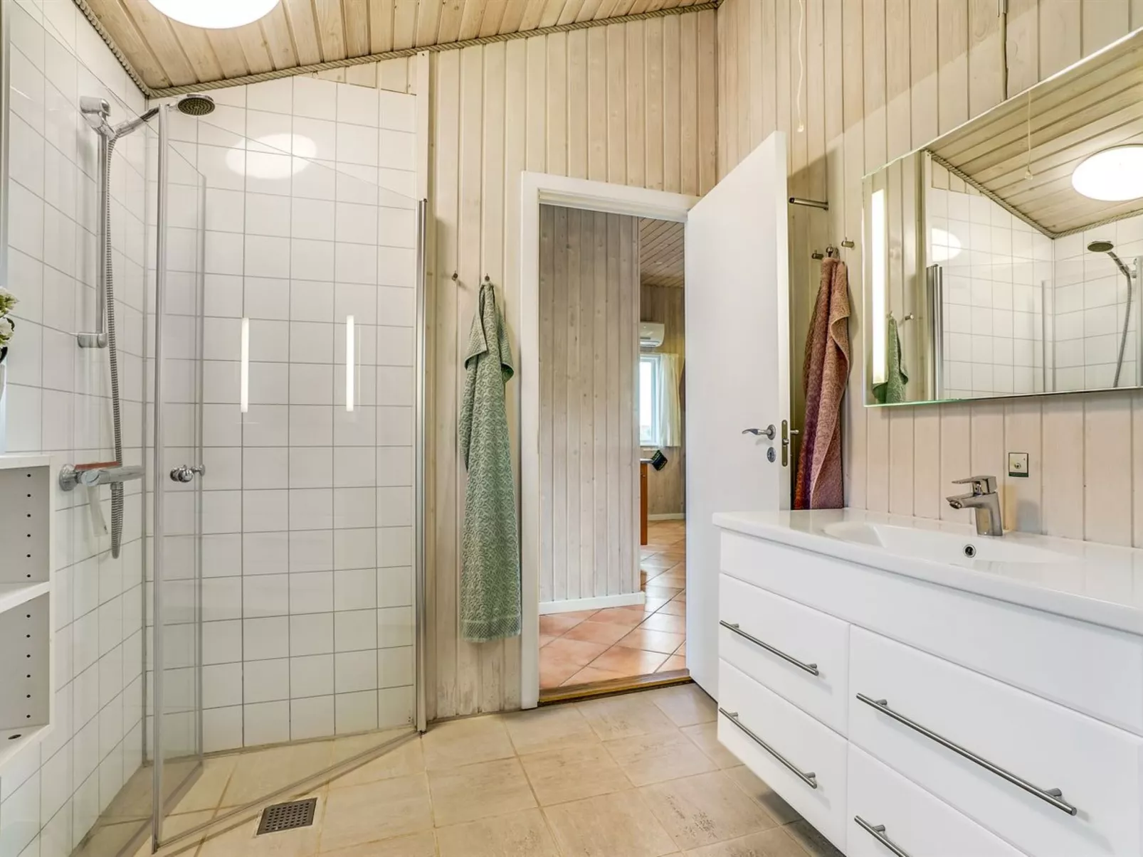 "Marne" - 500m from the sea-Inside