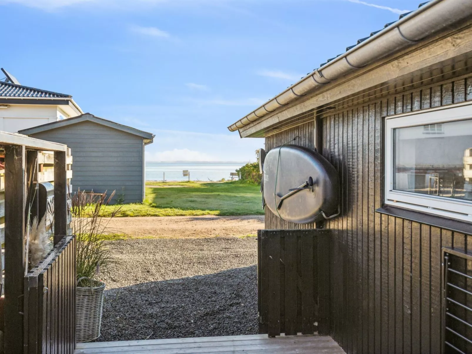 "Pedersen" - 50m from the sea-Outside