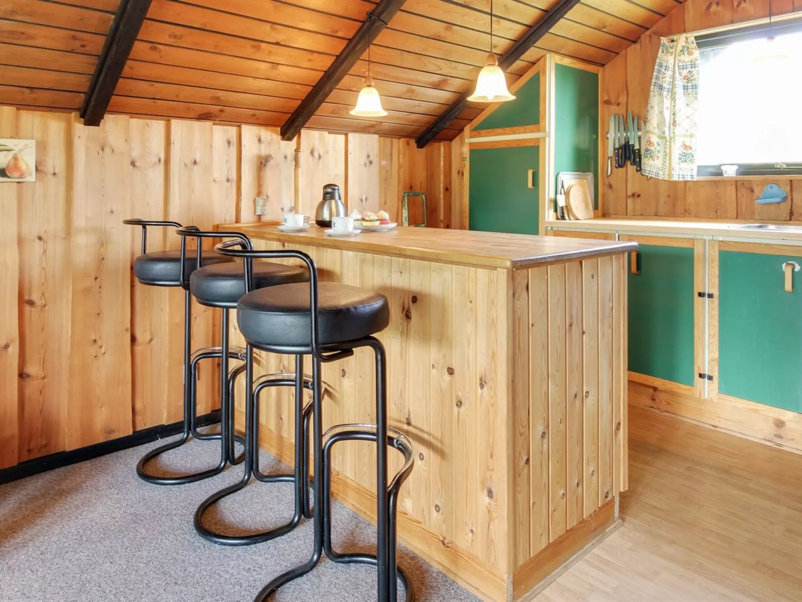 "Ingwin" - 250m to the fjord-Drinnen