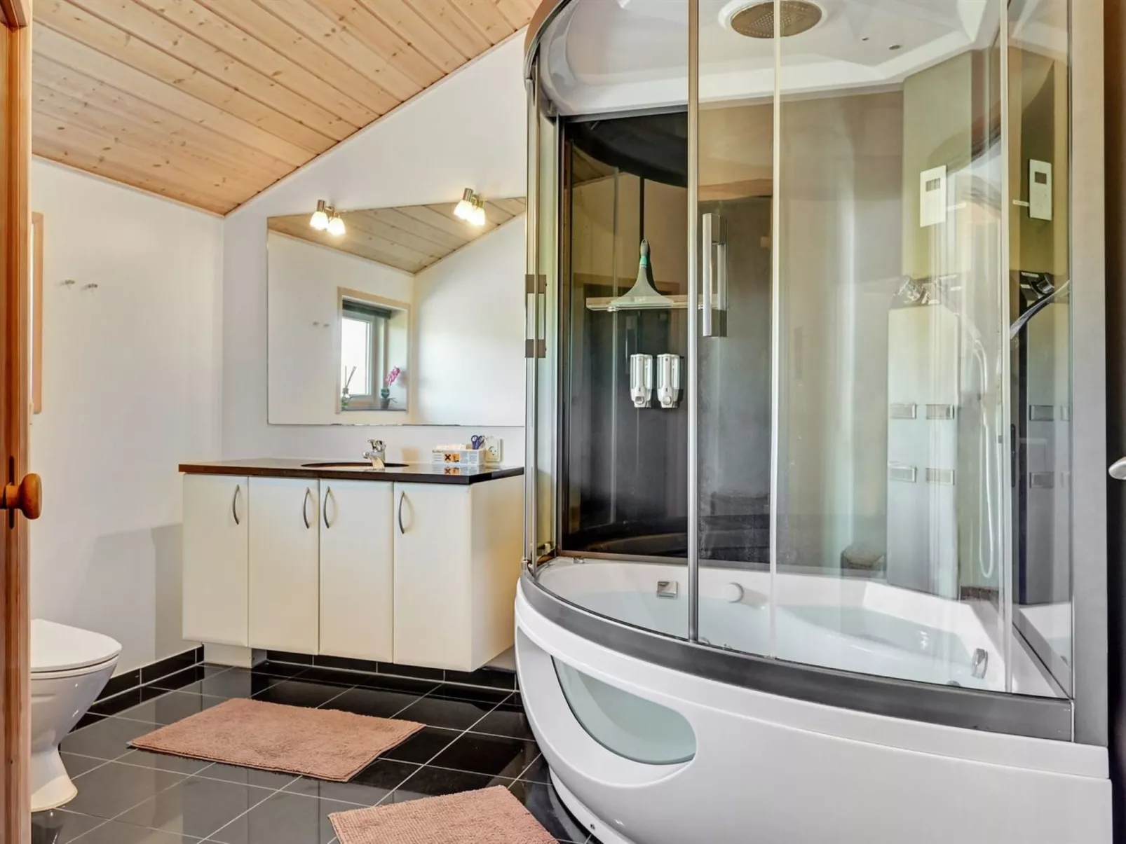 "Guthmar" - 350m to the fjord-Inside