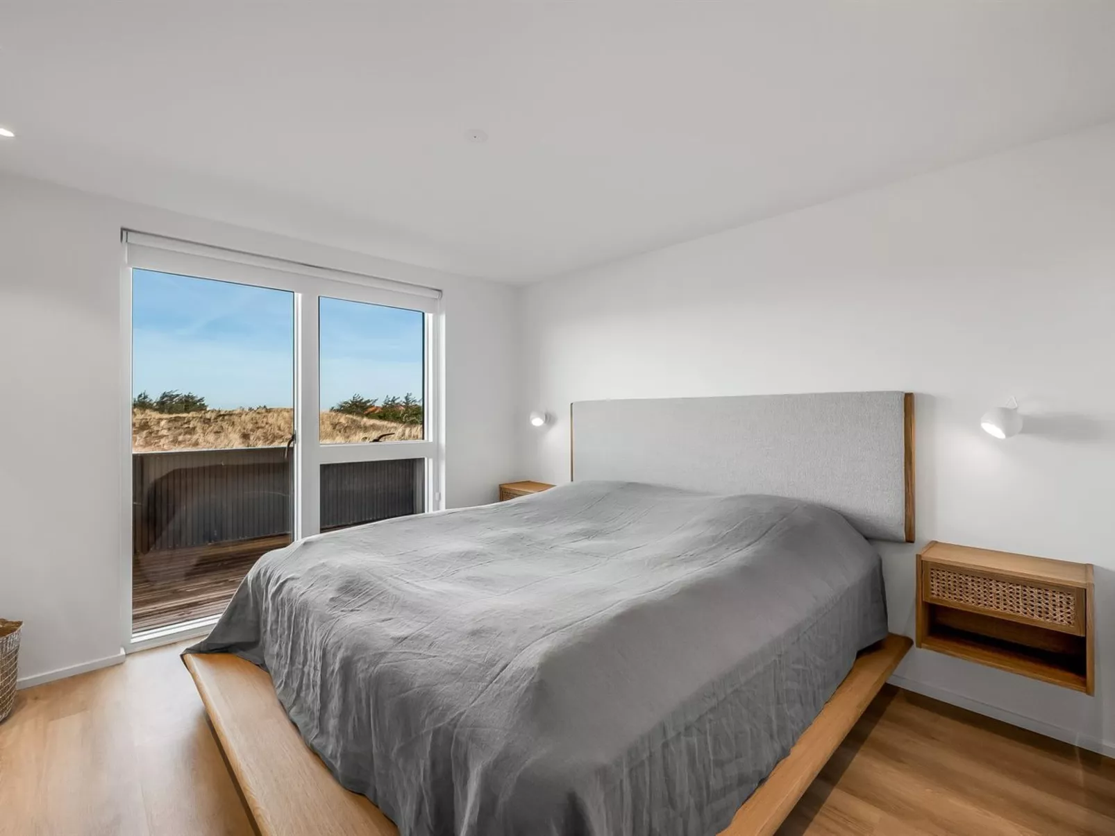 "Maximiliane" -  from the sea-Dedans