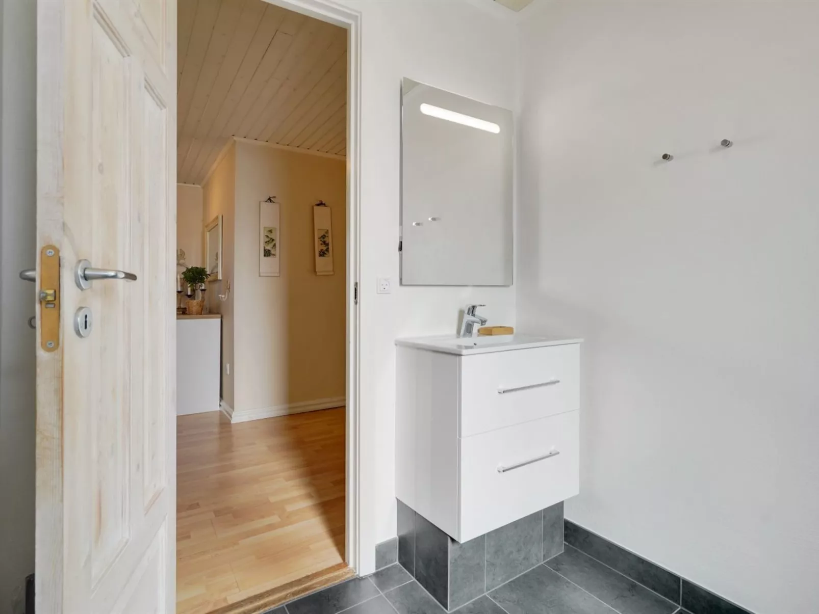 "Harrieth" - 16km from the sea-Drinnen