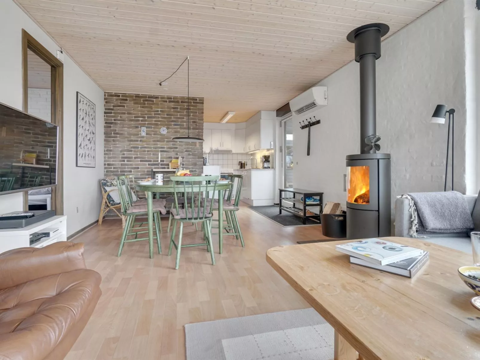 "Lefke" - 400m to the fjord-Inside