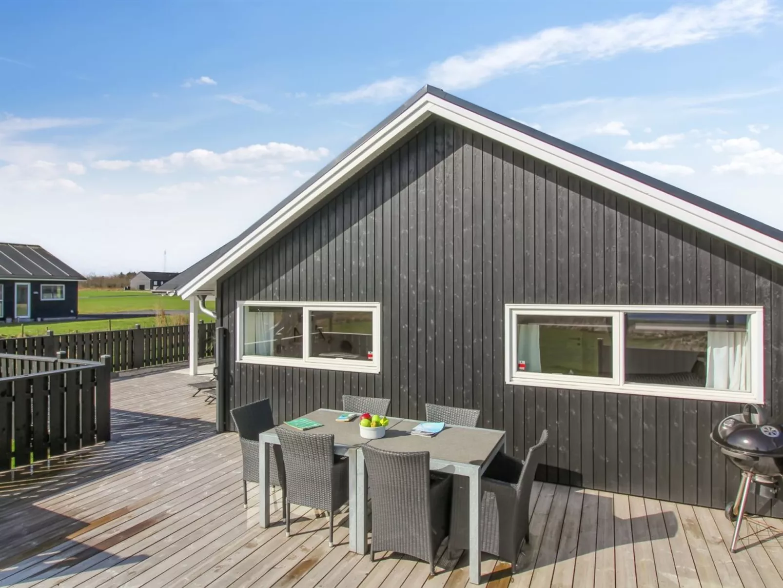 "Mirkka" - 1.5km from the sea-Outside