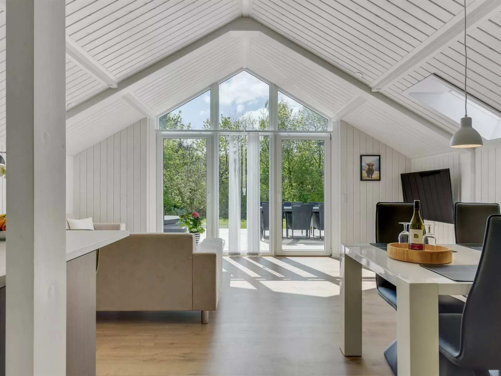 "Aleide" - 29km from the sea-Inside