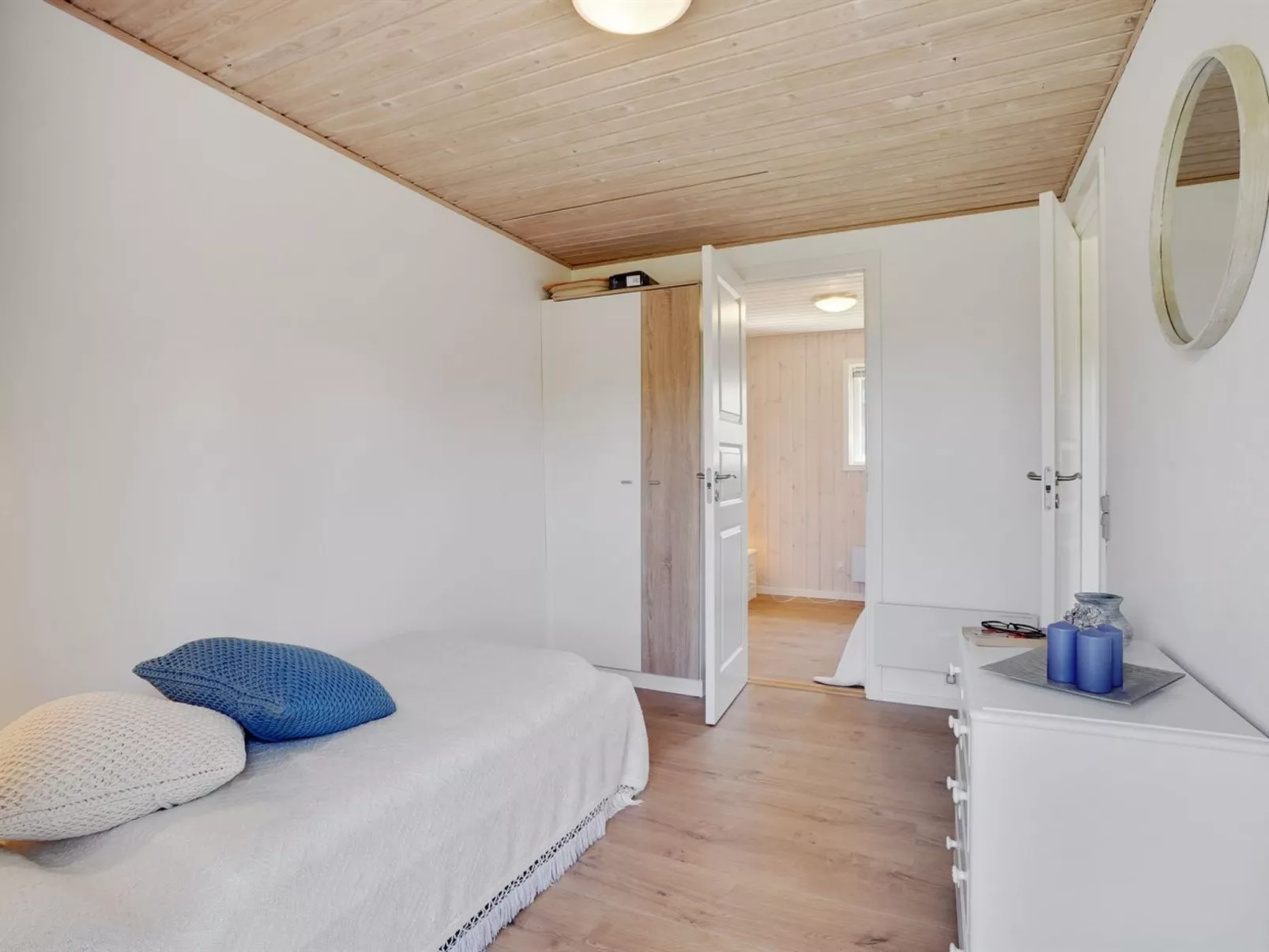 "Josefiina" - 450m to the fjord-Inside