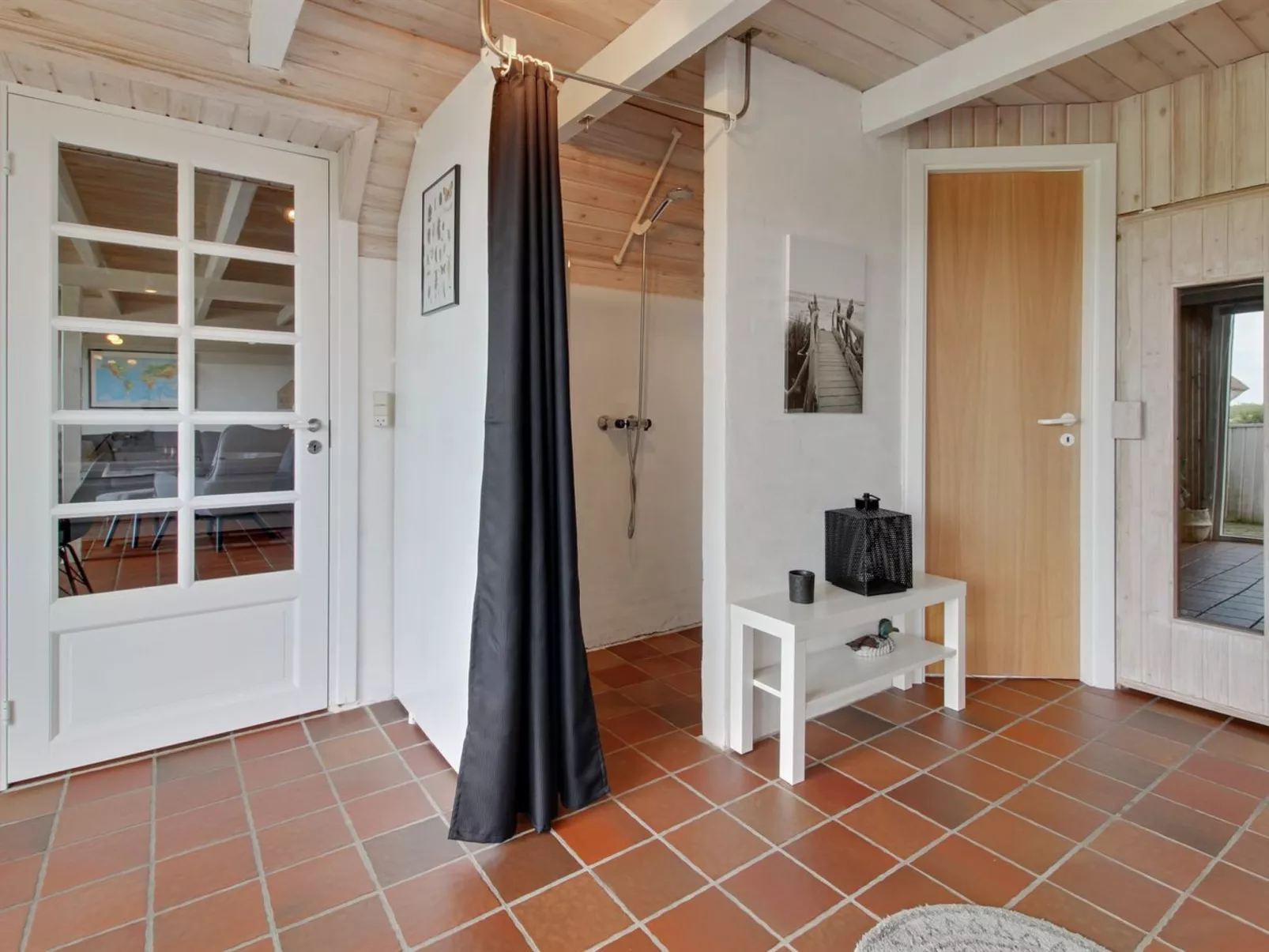 "Sys" - 500m from the sea-Inside