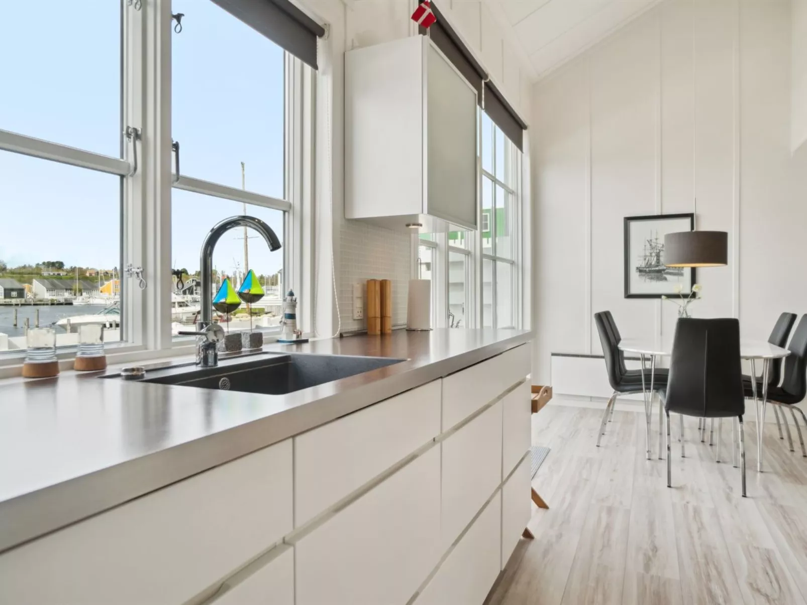 "Nalle" - 5m from the sea-Drinnen