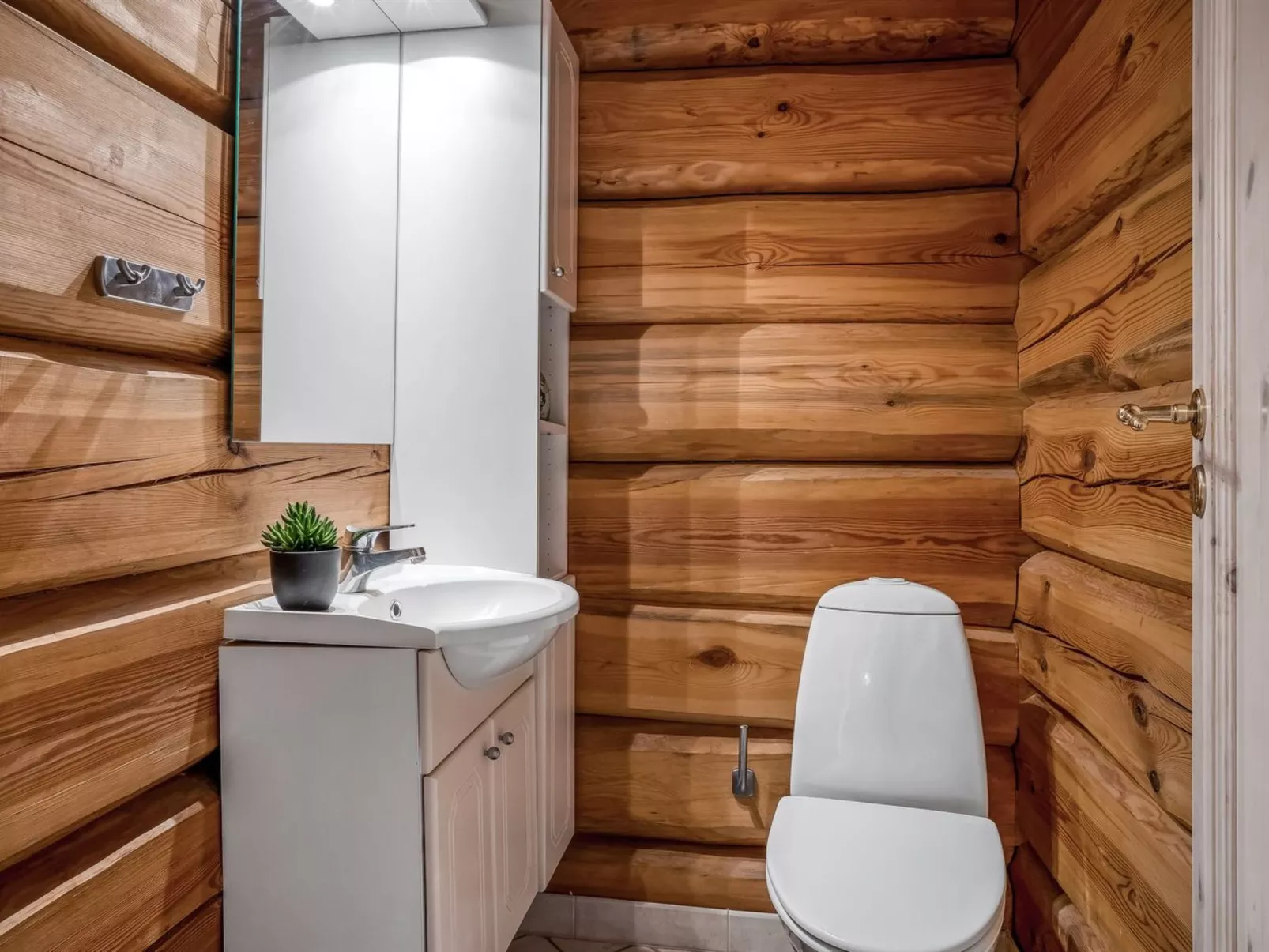 "Stamen" - 200m from the sea-Inside