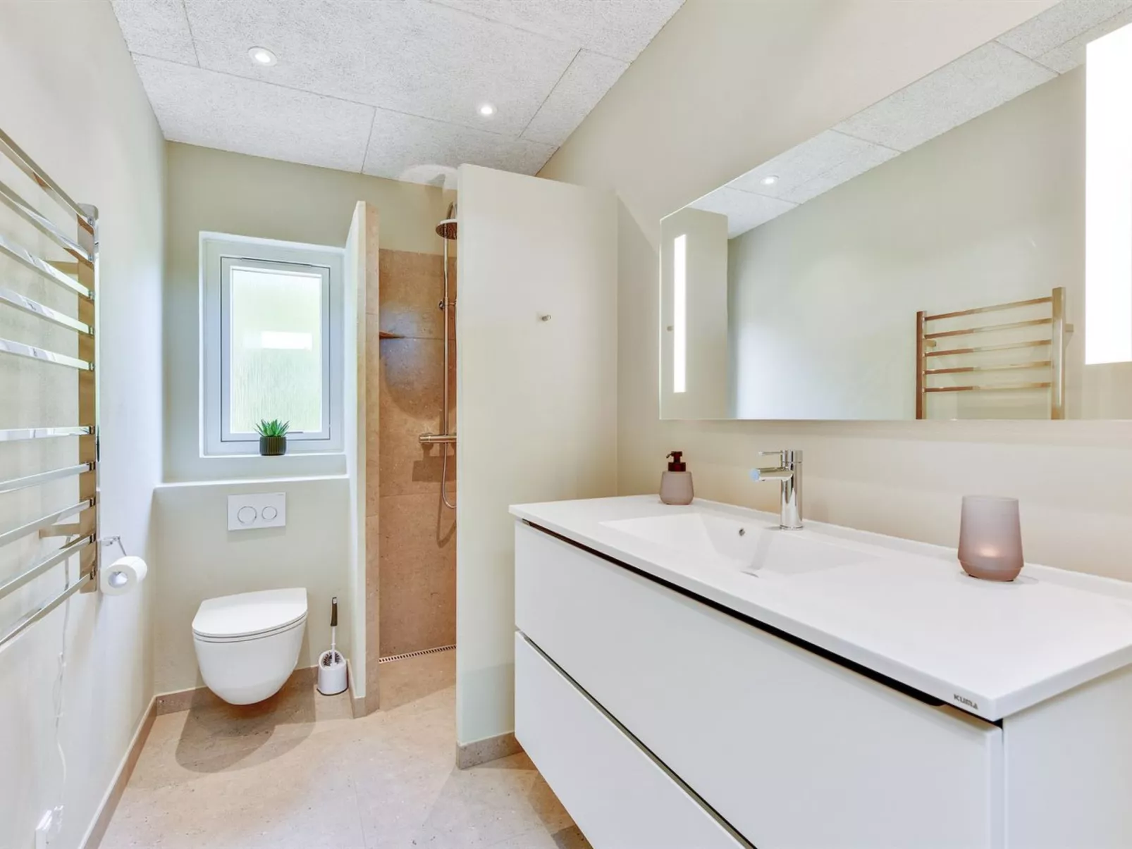 "Hiorulf" - 1.4km from the sea-Inside