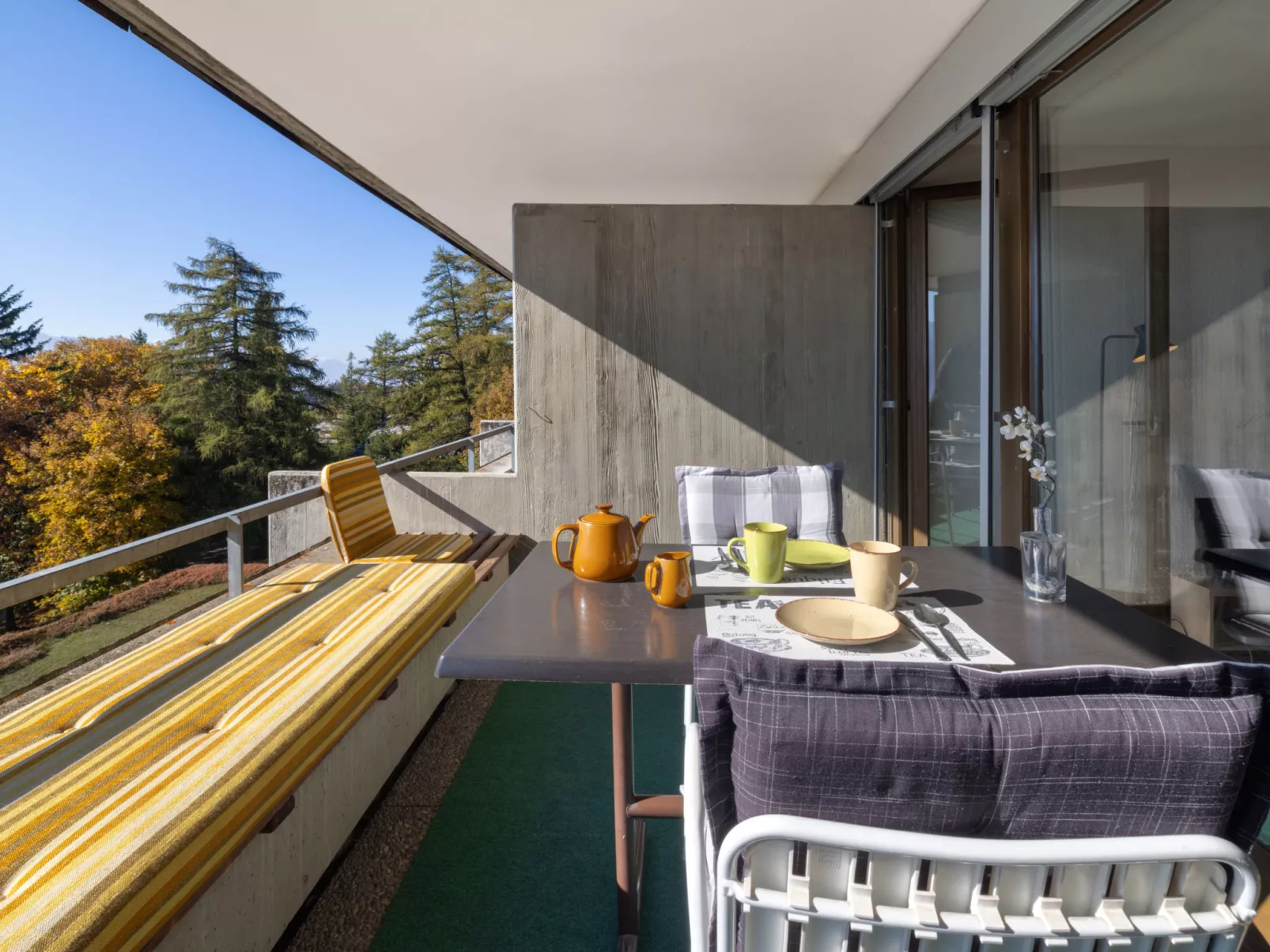 Jeanne D'Arc Apt. A-8-Outside