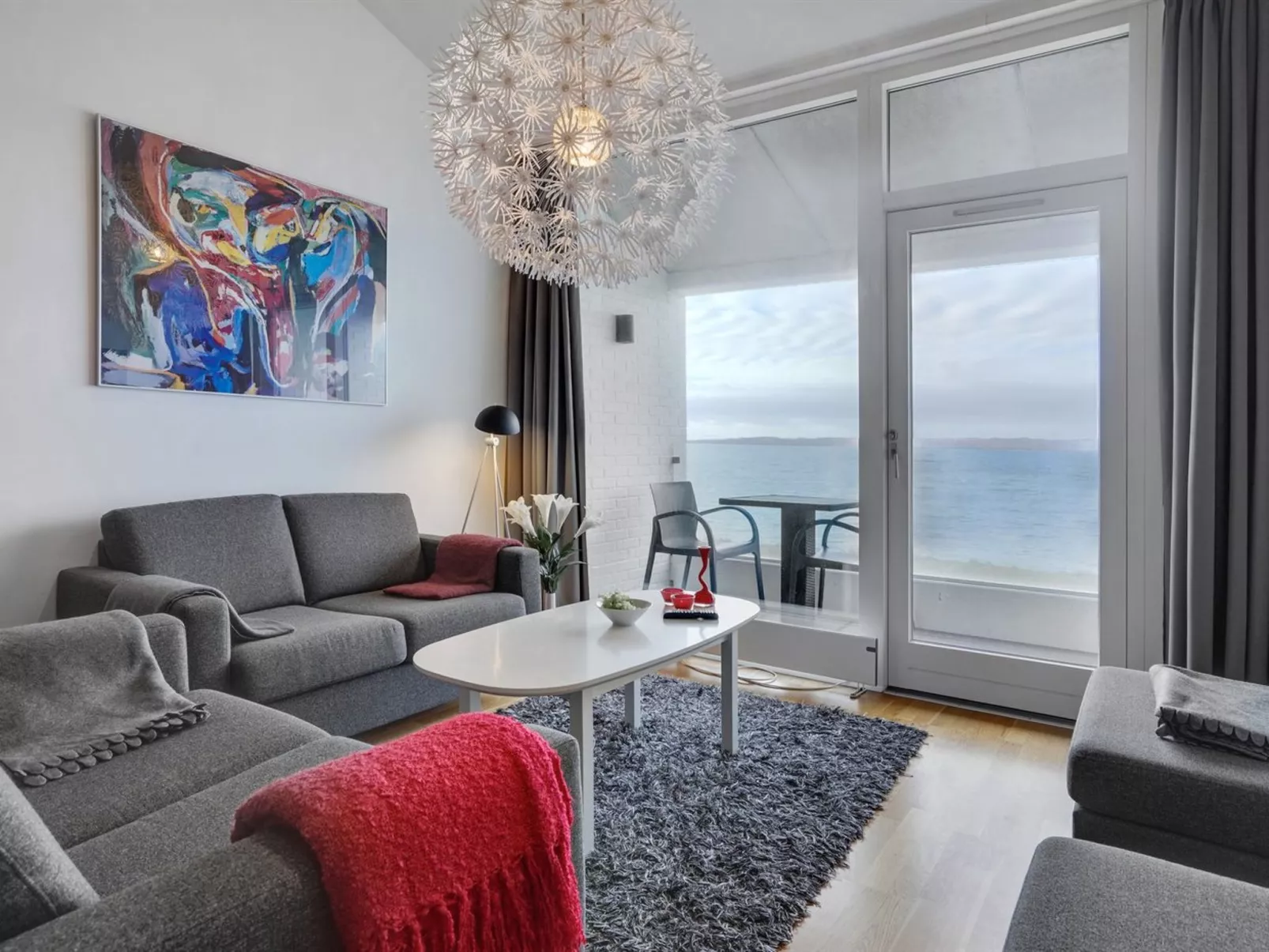 "Elvin" - 20m from the sea-Inside