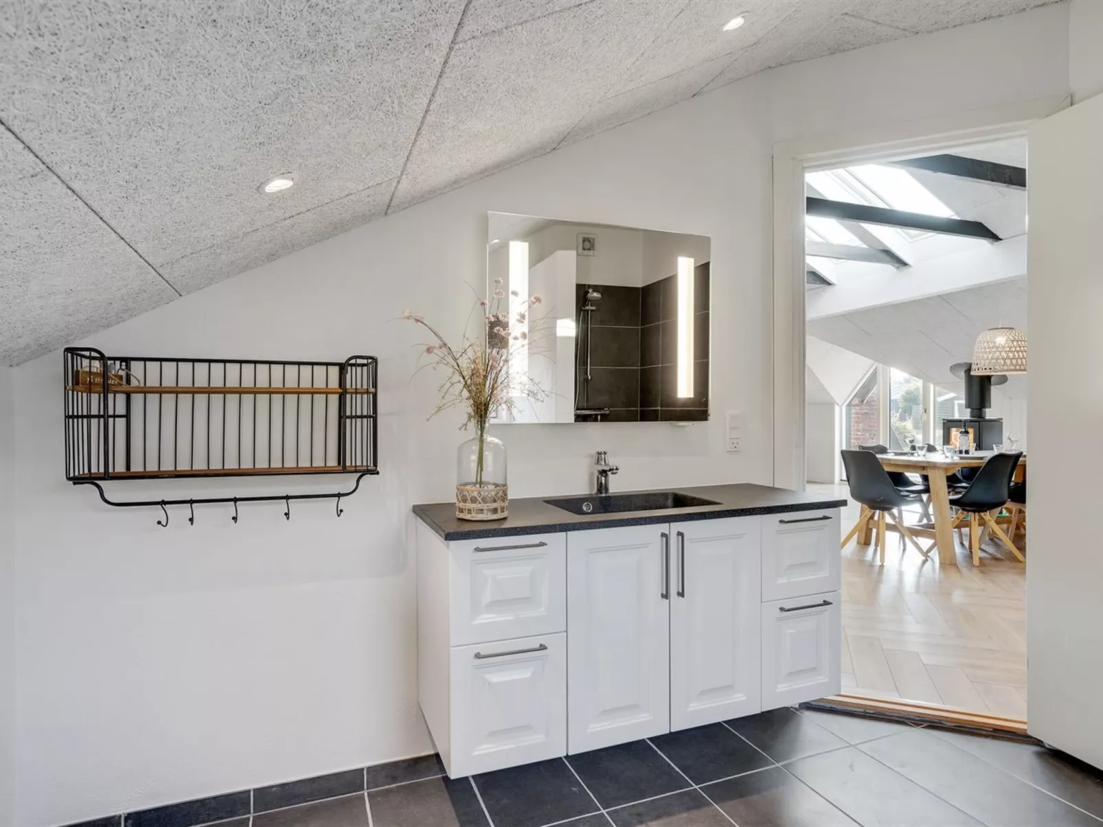 "Ellenora" - 1km from the sea-Inside