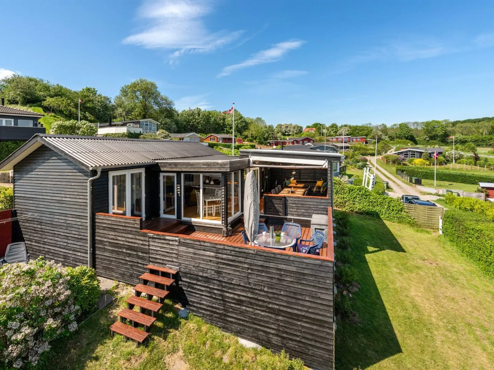 "Axeln" - 300m to the fjord-Outside