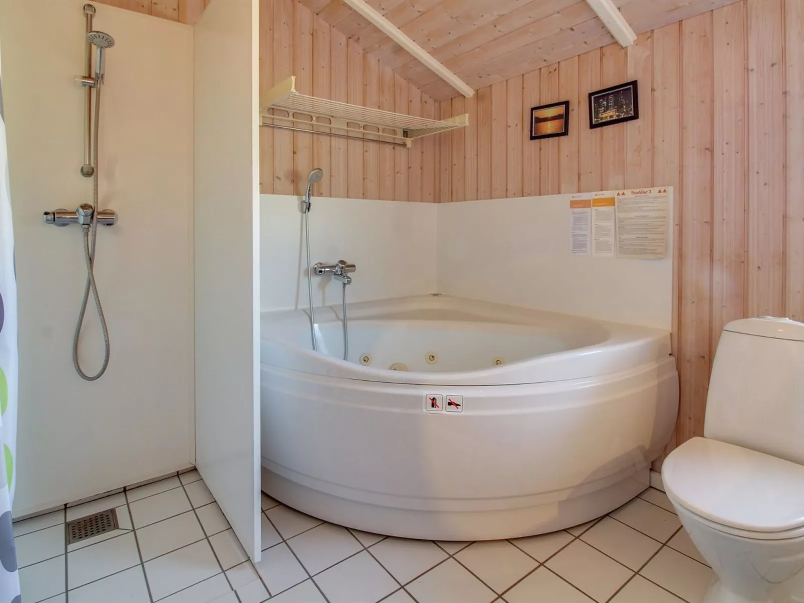 "Abiorn" - 2.5km from the sea-Inside