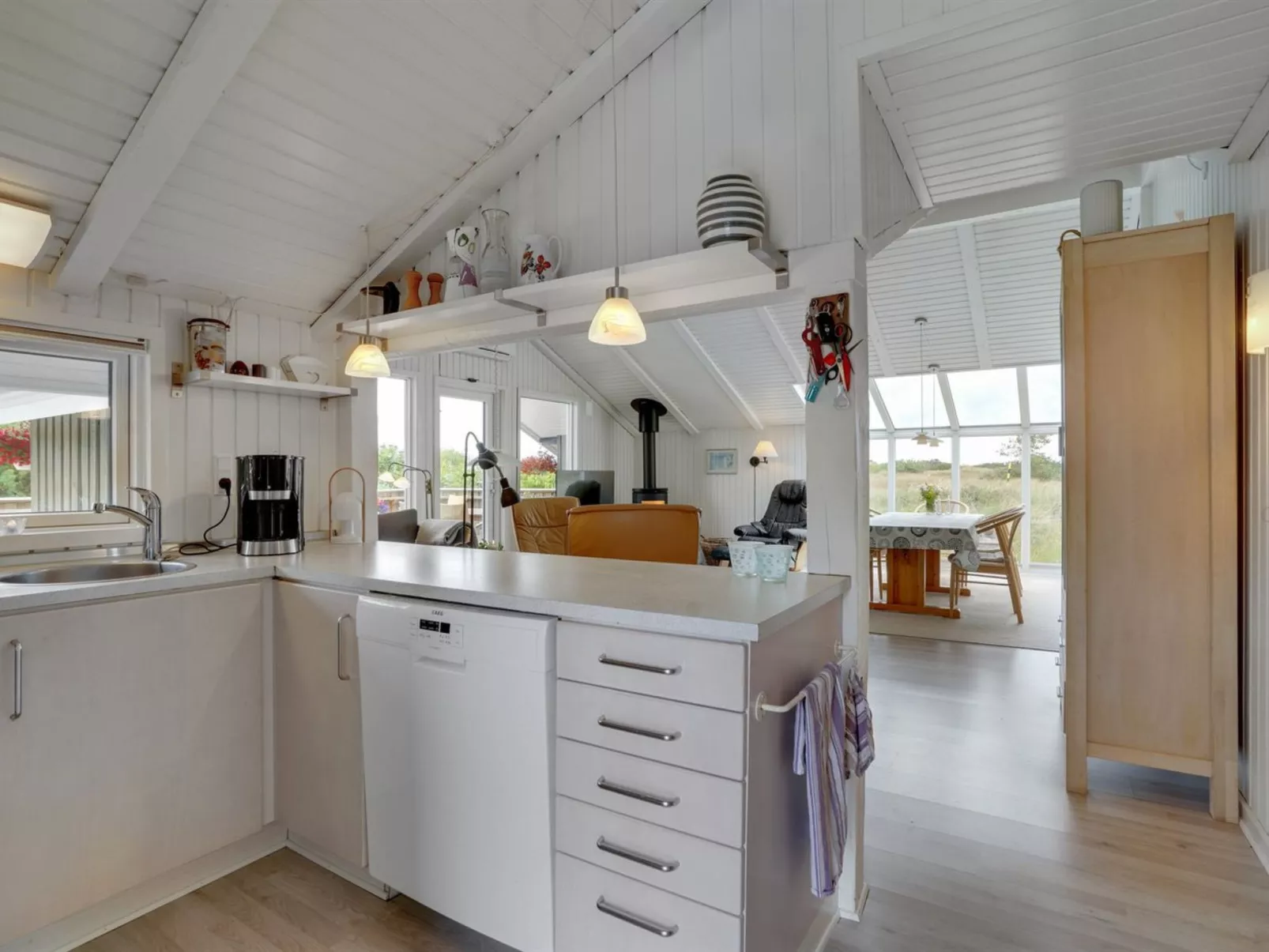 "Arlette" - 1.8km from the sea-Drinnen