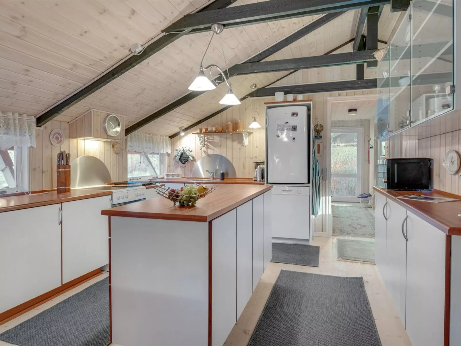 "Feliza" -  from the sea-Drinnen