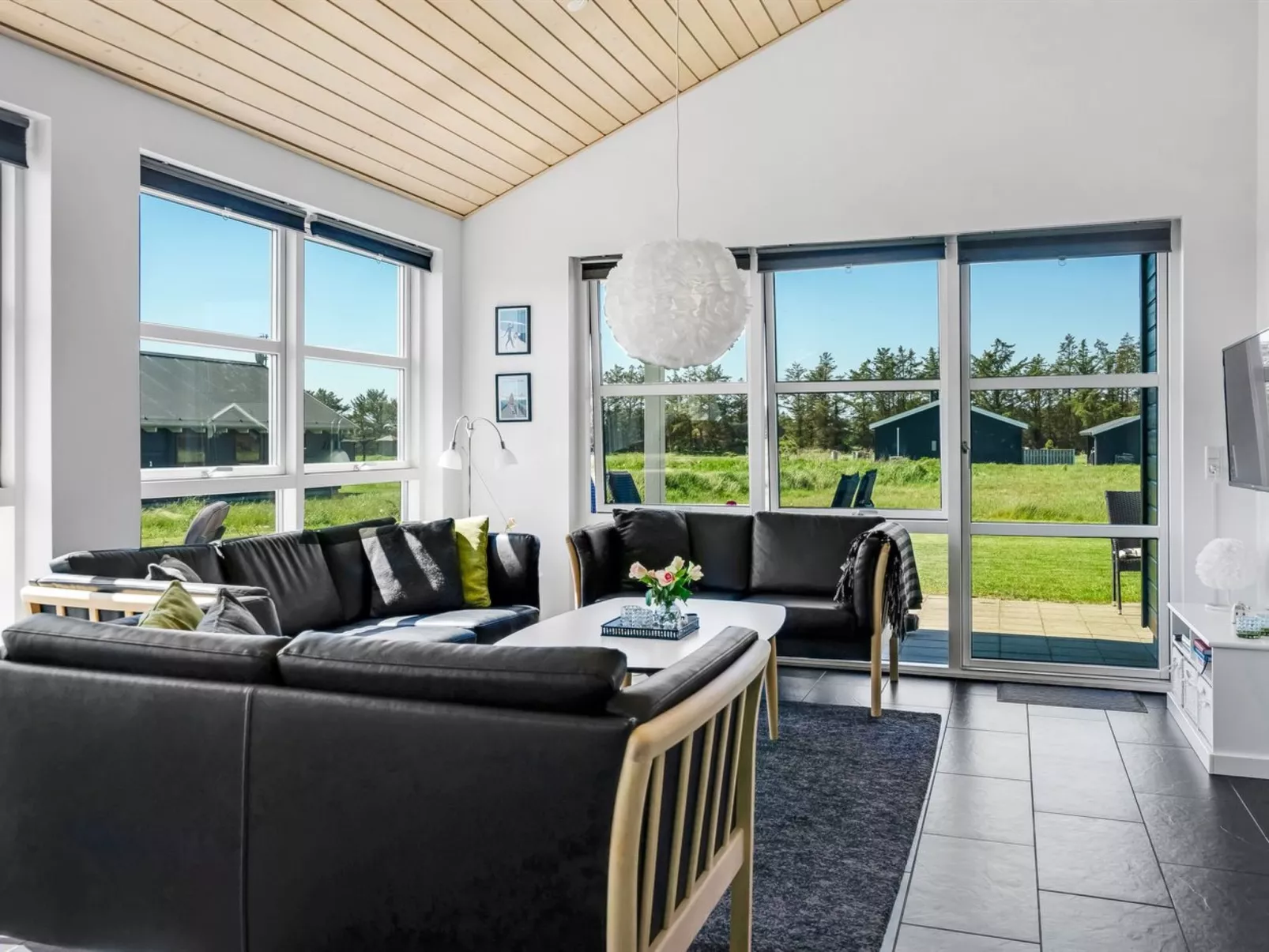 "Sinica" - 1.4km from the sea-Drinnen