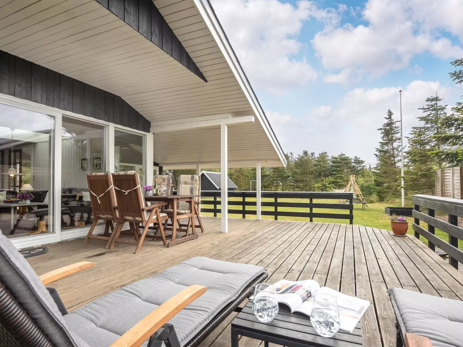 "Hildegarde" - 900m from the sea-Outside