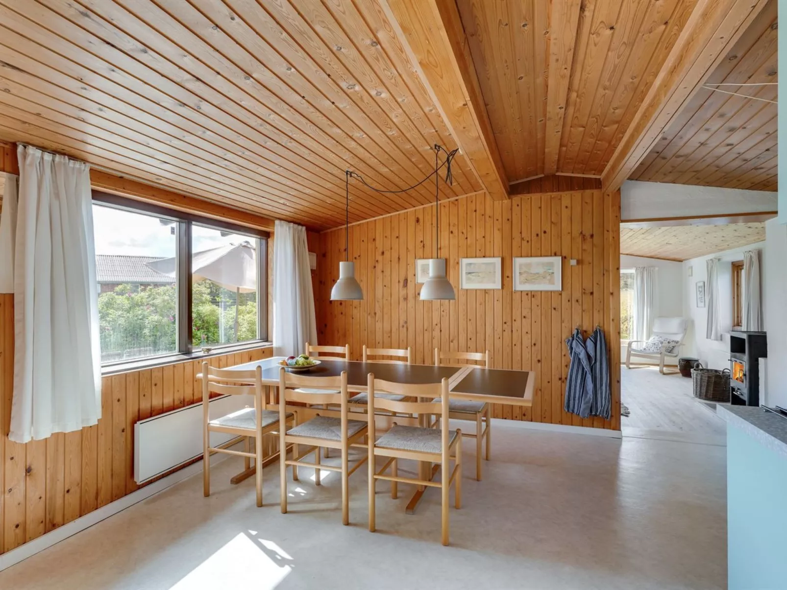 "Suki" - 650m from the sea-Inside