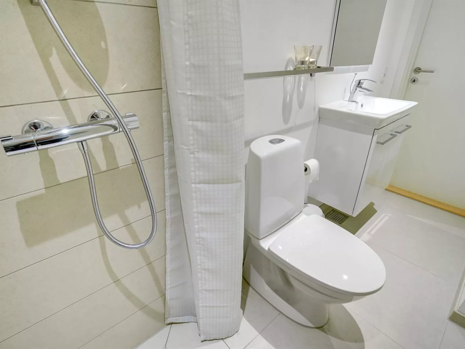 "Claudette" - 1km from the sea-Inside