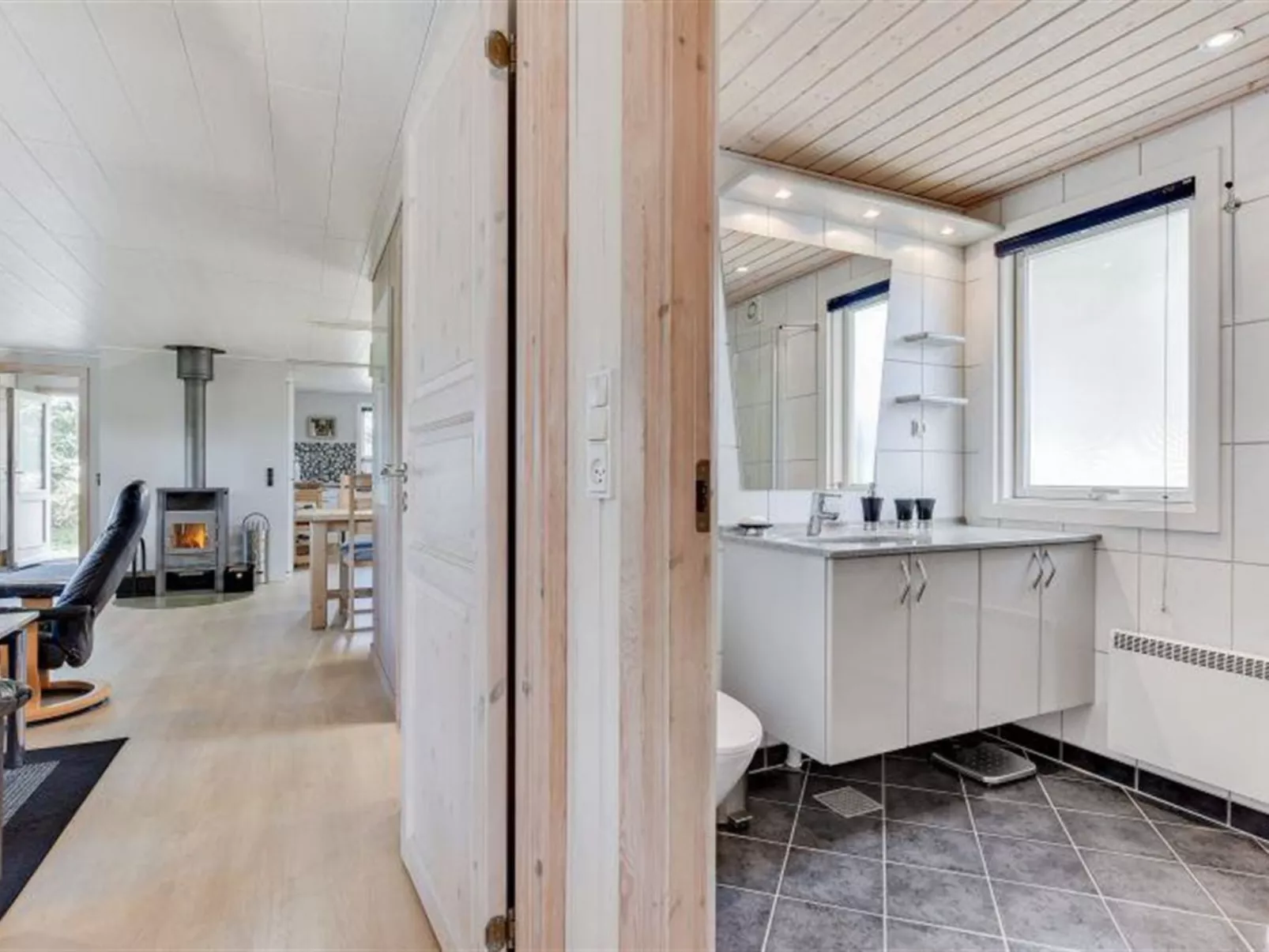 "Gudrid" - 500m from the sea-Inside